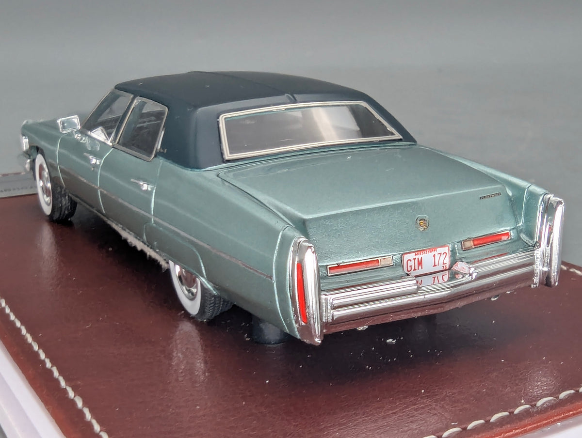 Modellautos 1:43 GIM 017b Cadillac Fleetwood Brougham 1976 Grün  57/150 mit OVP