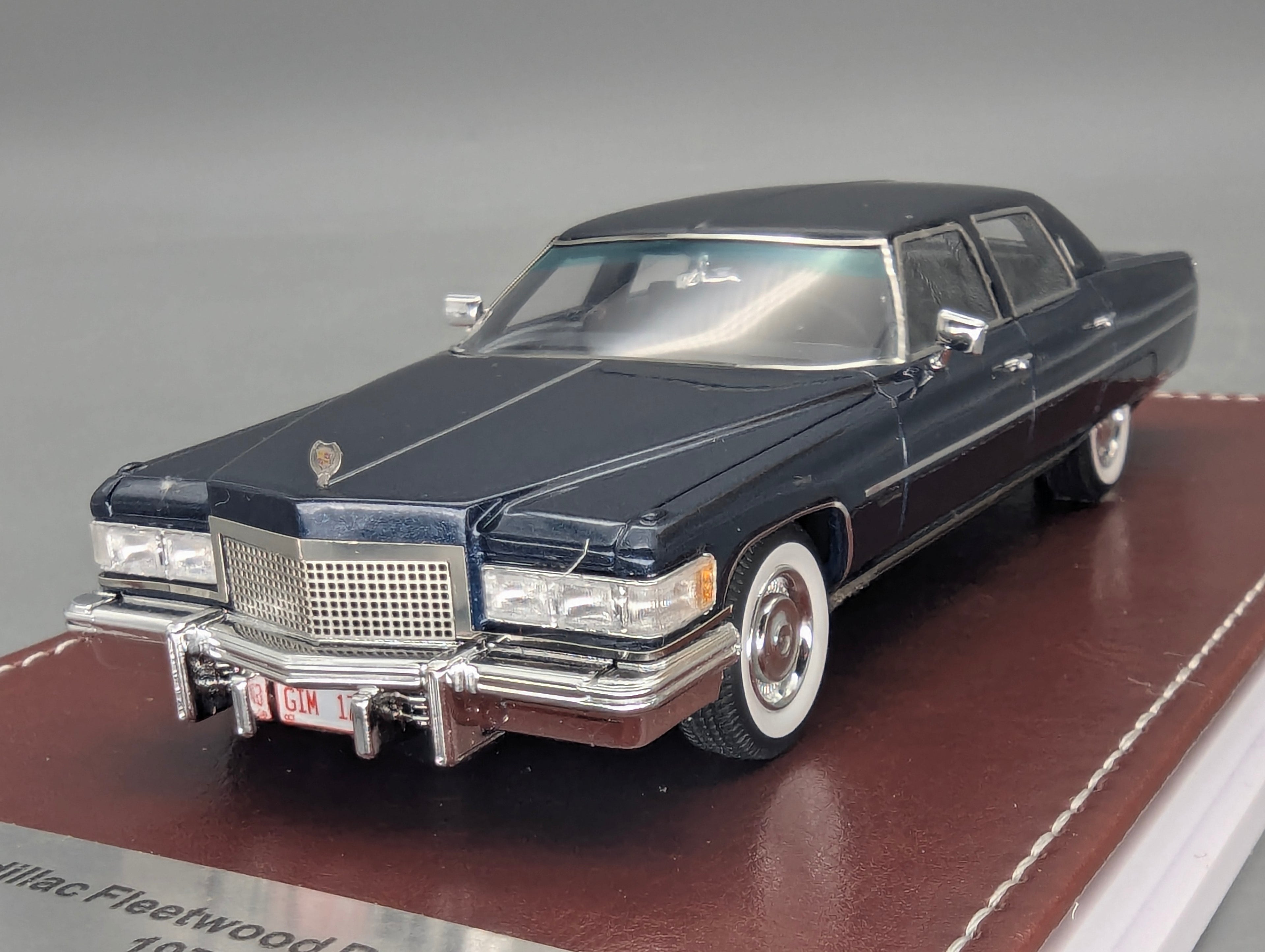 Modellautos 1:43 GIM 017a Cadillac Fleetwood Brougham 1976 Blau 45/150 mit OVP
