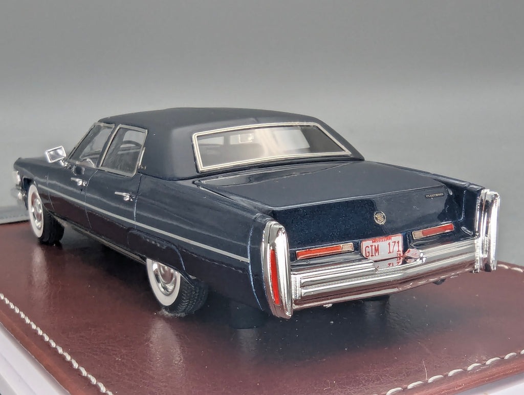 Modellautos 1:43 GIM 017a Cadillac Fleetwood Brougham 1976 Blau 45/150 mit OVP