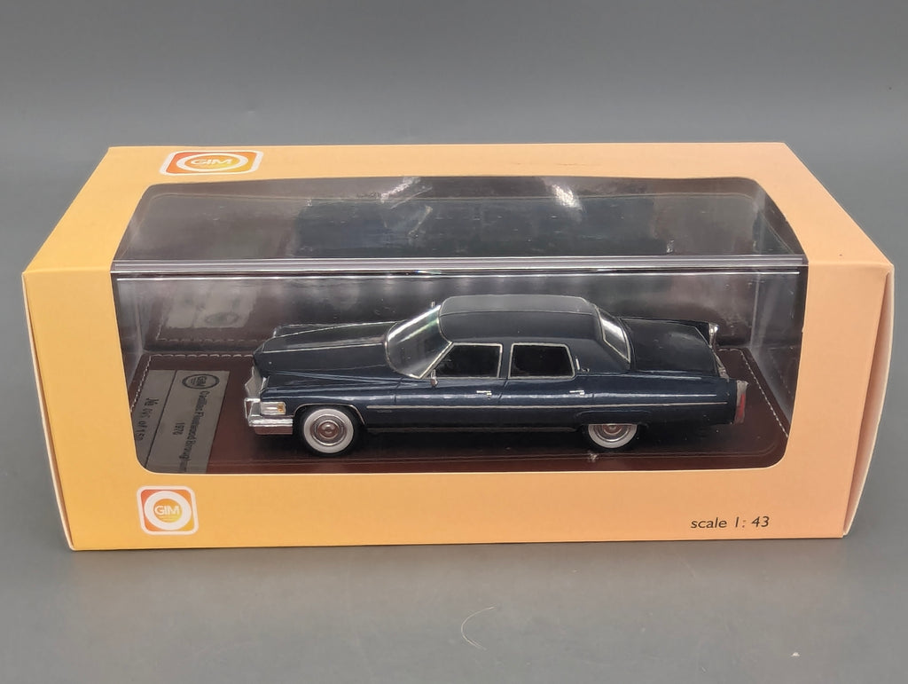 Modellautos 1:43 GIM 017a Cadillac Fleetwood Brougham 1976 Blau 45/150 mit OVP