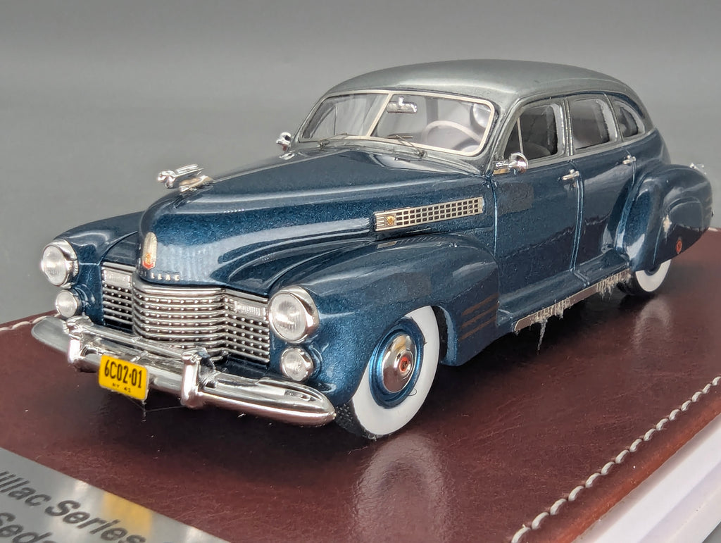 Model Cars 1:43 Minichamps Mercedes Benz SL65 AMG Black Series Silver with original packaging