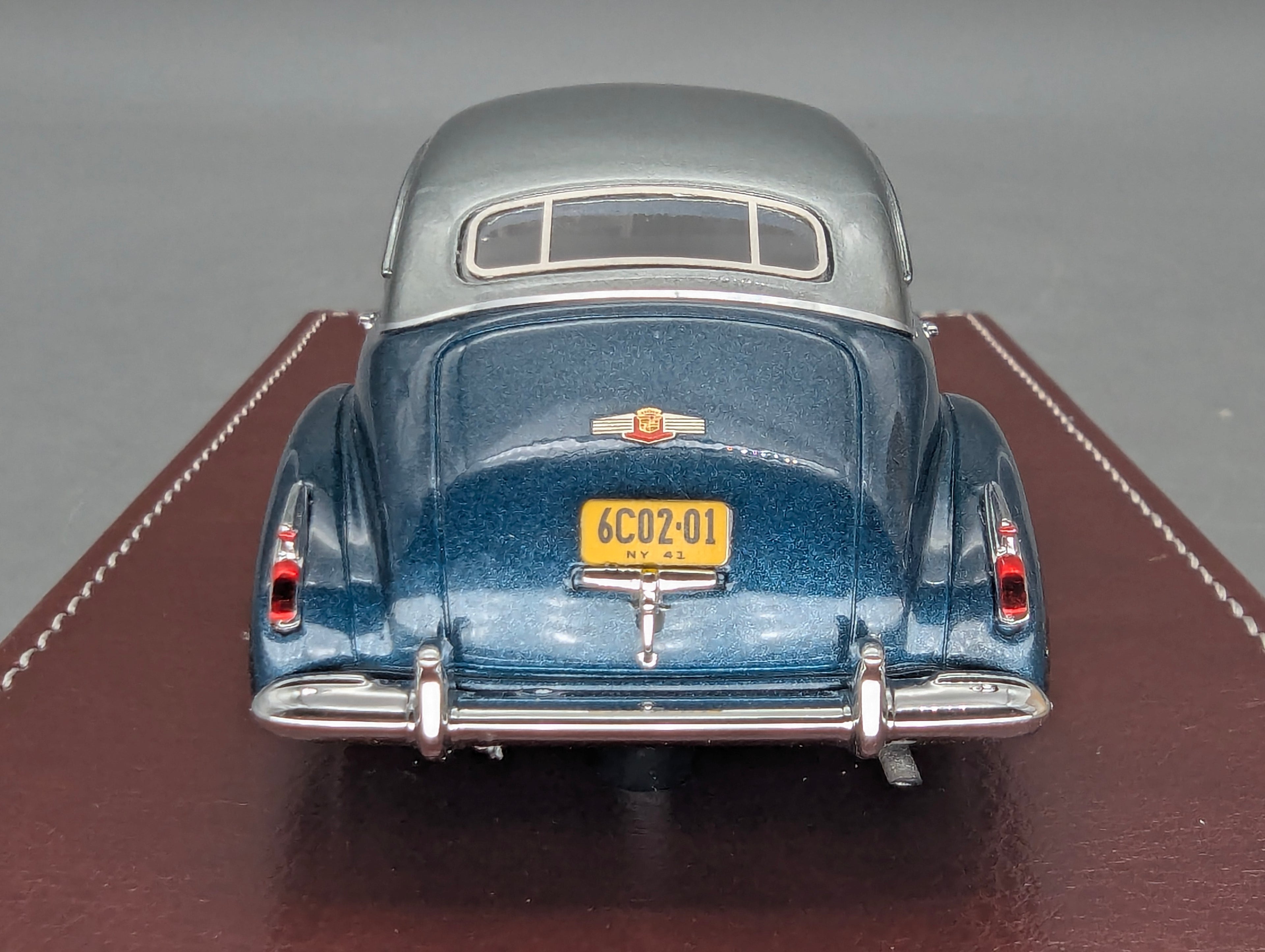 Model Cars 1:43 Minichamps Mercedes Benz SL65 AMG Black Series Silver with original packaging