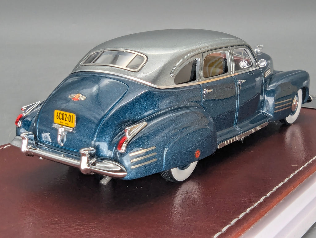 Model Cars 1:43 Minichamps Mercedes Benz SL65 AMG Black Series Silver with original packaging