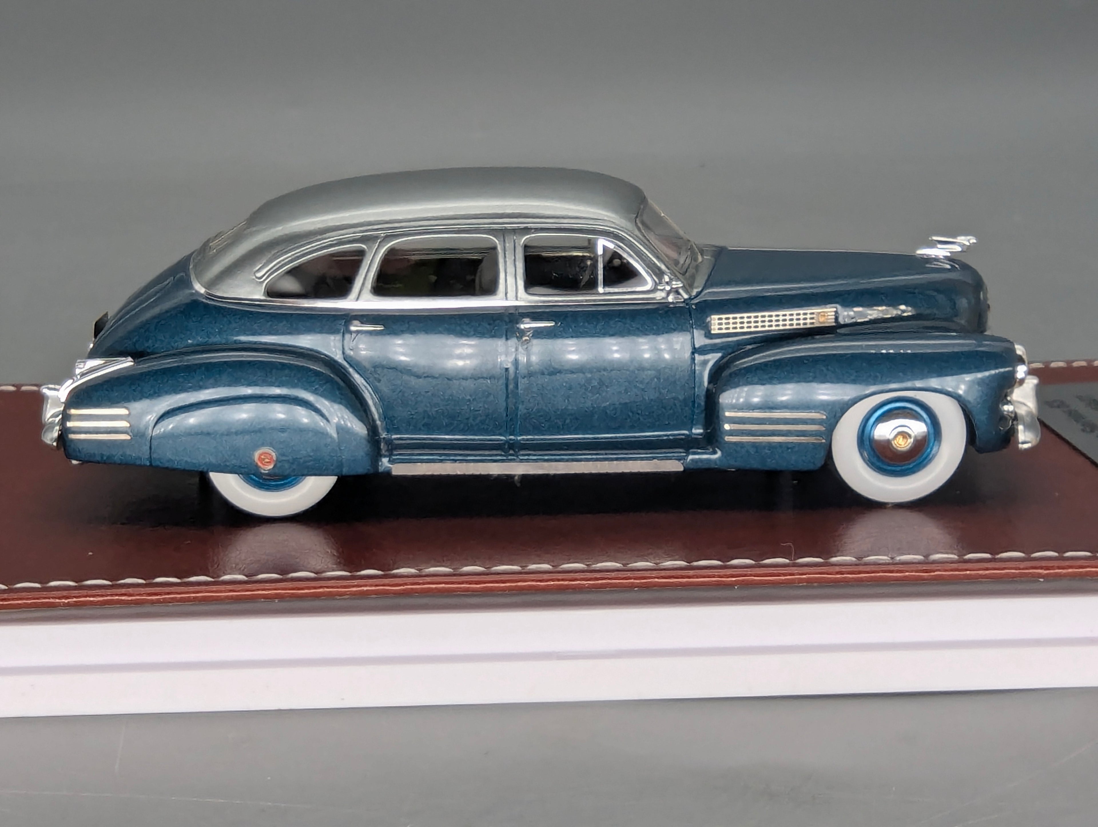 Model Cars 1:43 Minichamps Mercedes Benz SL65 AMG Black Series Silver with original packaging
