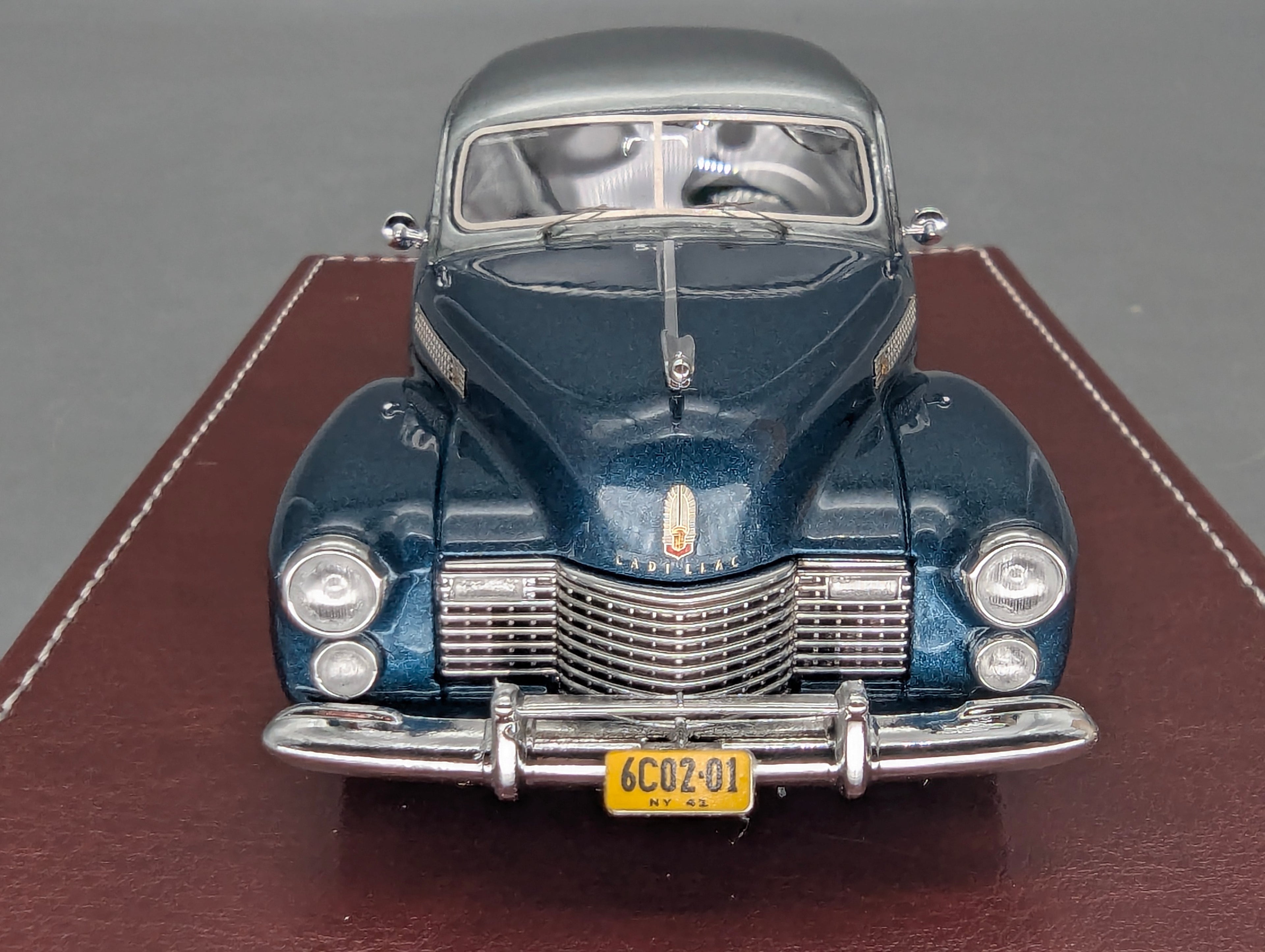 Model Cars 1:43 Minichamps Mercedes Benz SL65 AMG Black Series Silver with original packaging