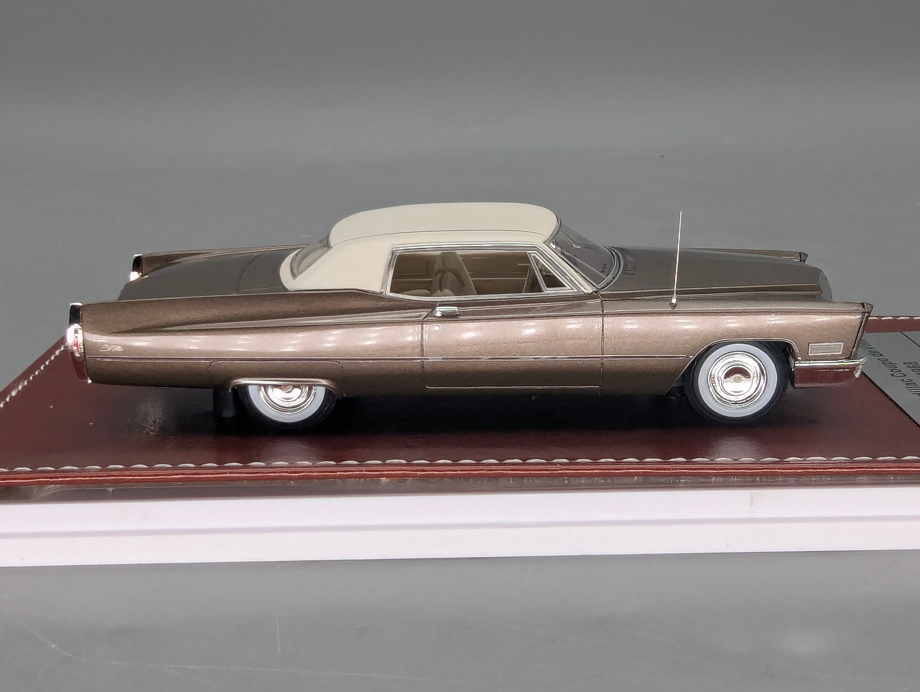 Modellautos 1:43 GIM 002b Cadillac Coupe de Ville 1968 Braun 029/150 mit OVP