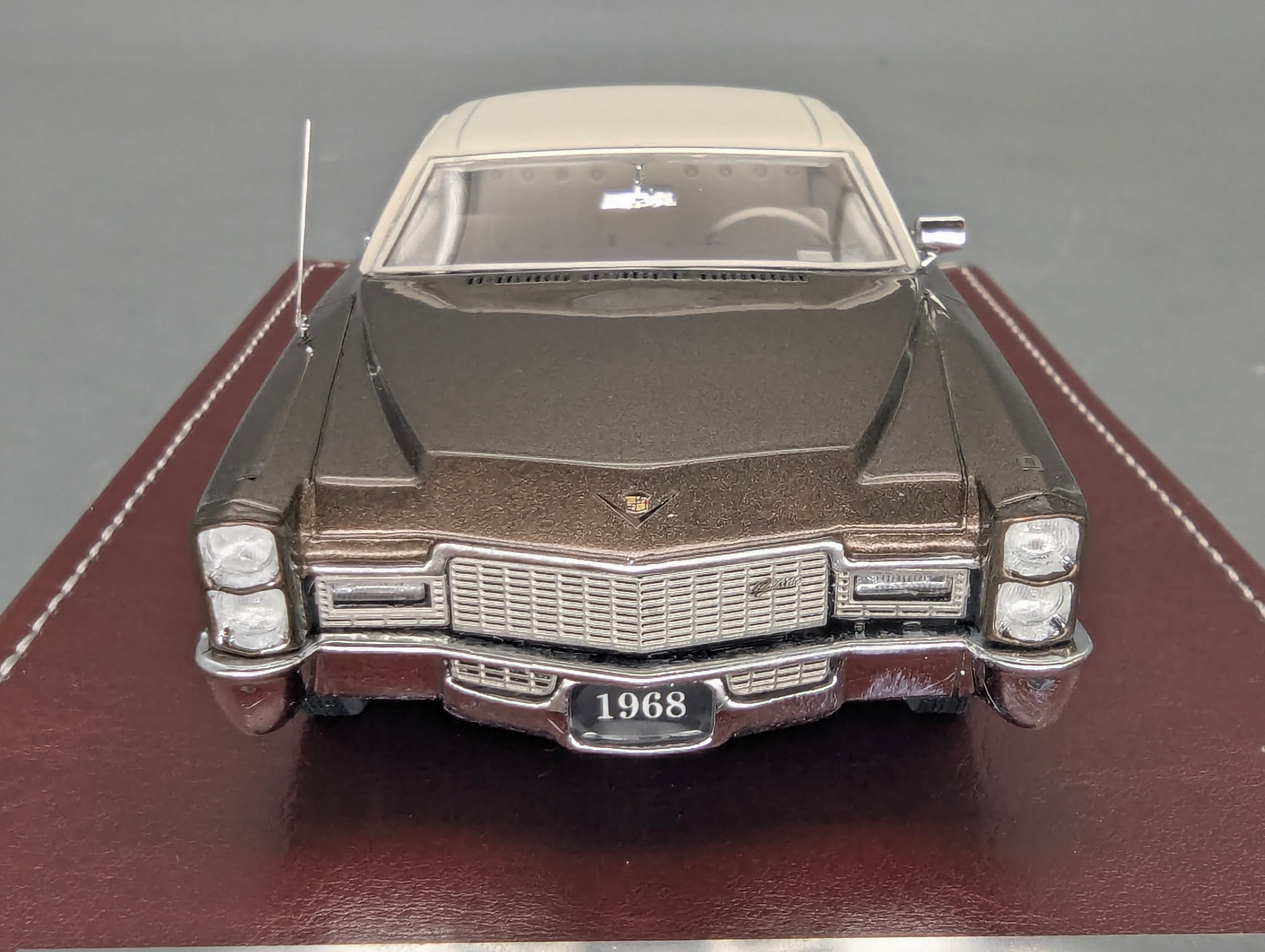 Modellautos 1:43 GIM 002b Cadillac Coupe de Ville 1968 Braun 029/150 mit OVP