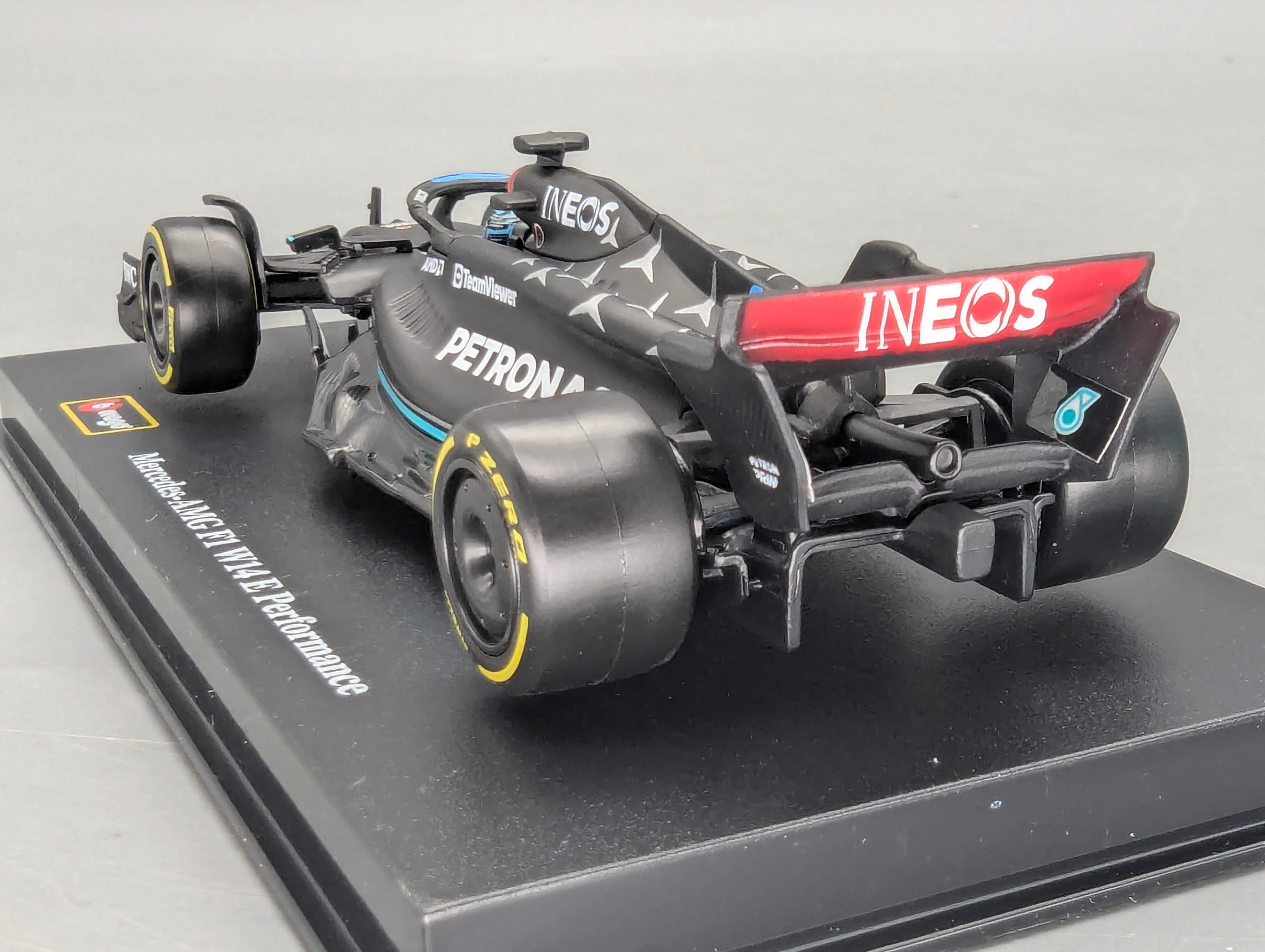 Modellautos 1:43 Bburago Mercedes AMG F1 W14 E Performance #63 George Russel mit OVP