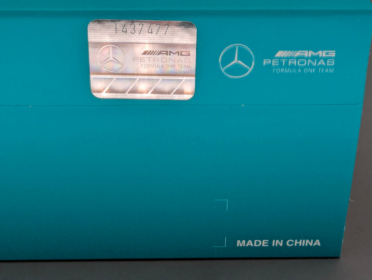 Modellautos 1:43 Bburago Mercedes AMG F1 W14 E Performance #63 George Russel mit OVP