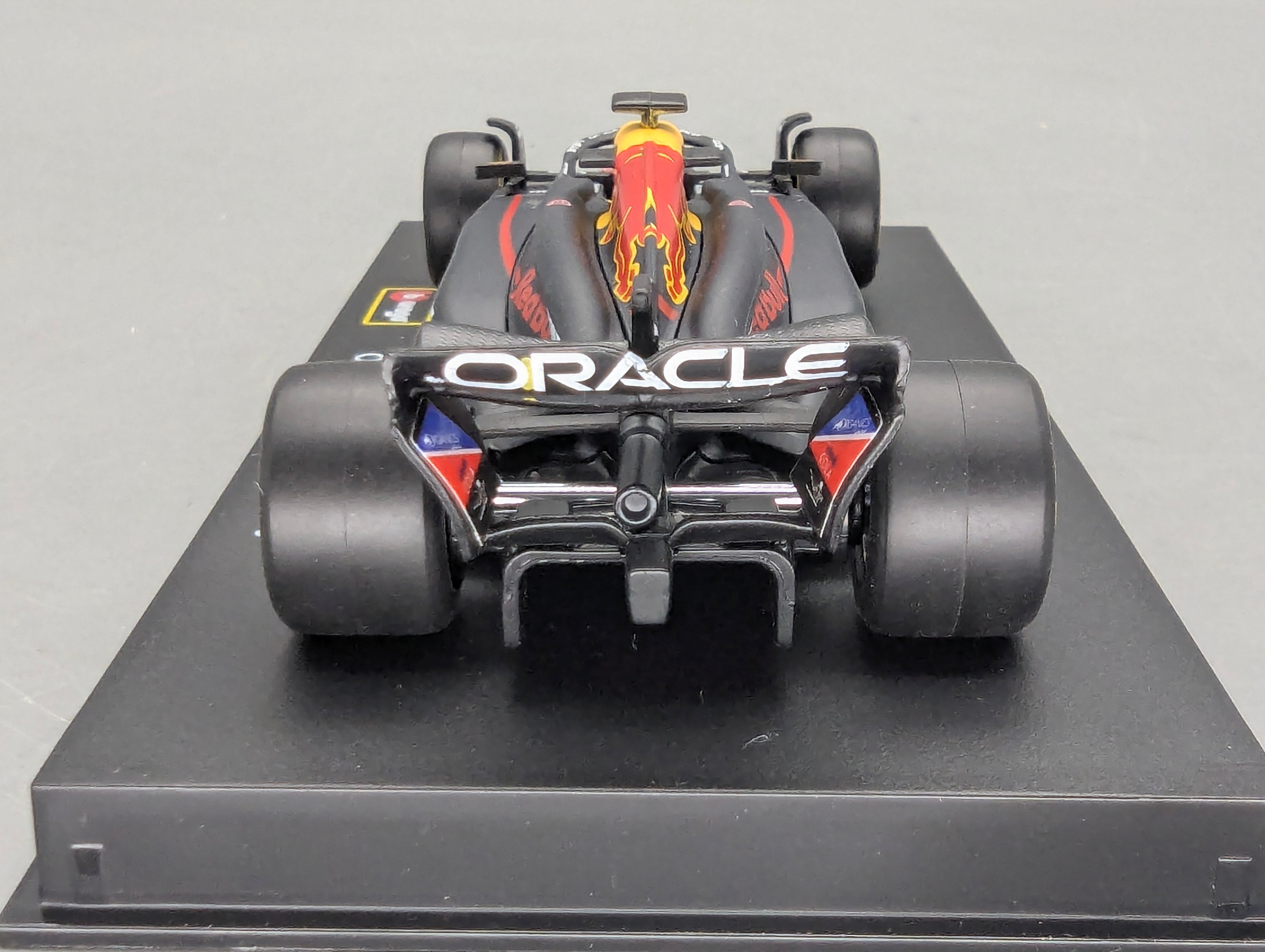 Modellautos 1:43 Bburago Oracle Red Bull Racing RB20 #1 Max Verstappen mit OVP