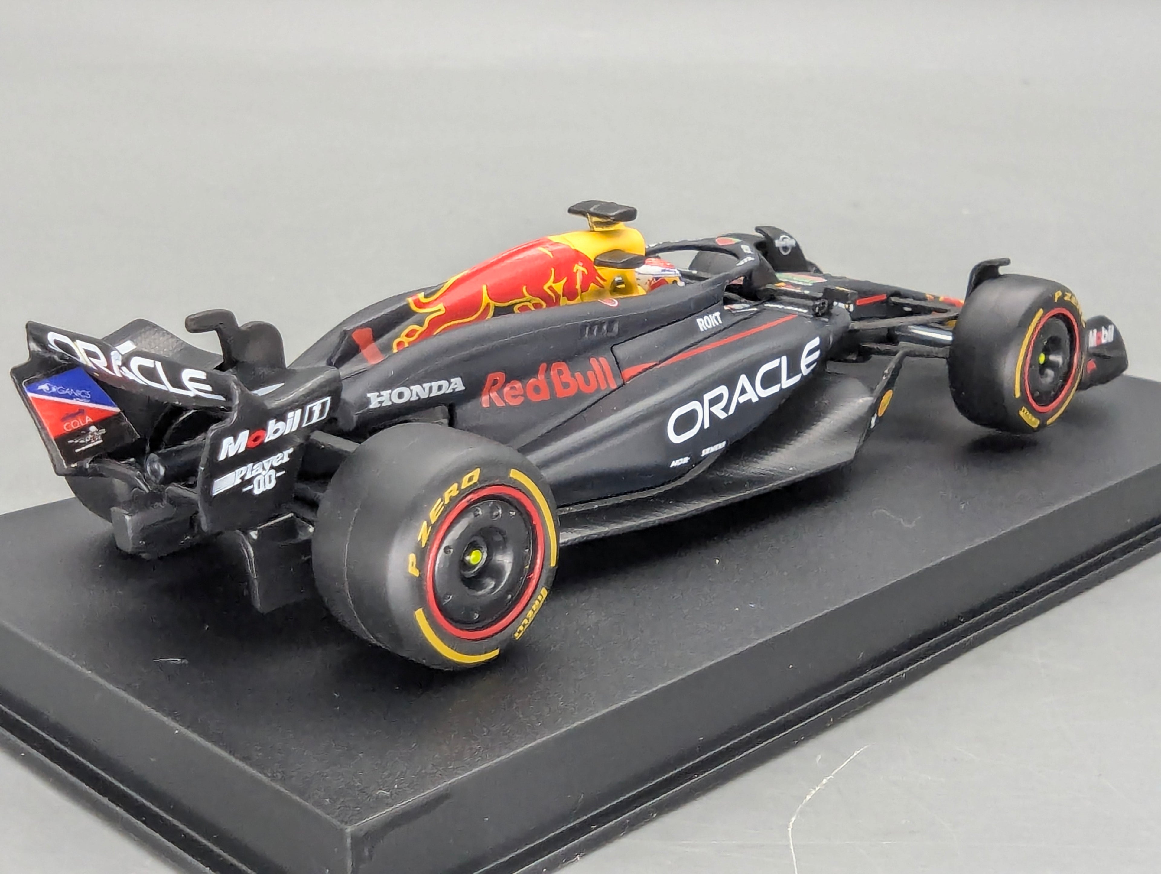 Modellautos 1:43 Bburago Oracle Red Bull Racing RB20 #1 Max Verstappen mit OVP