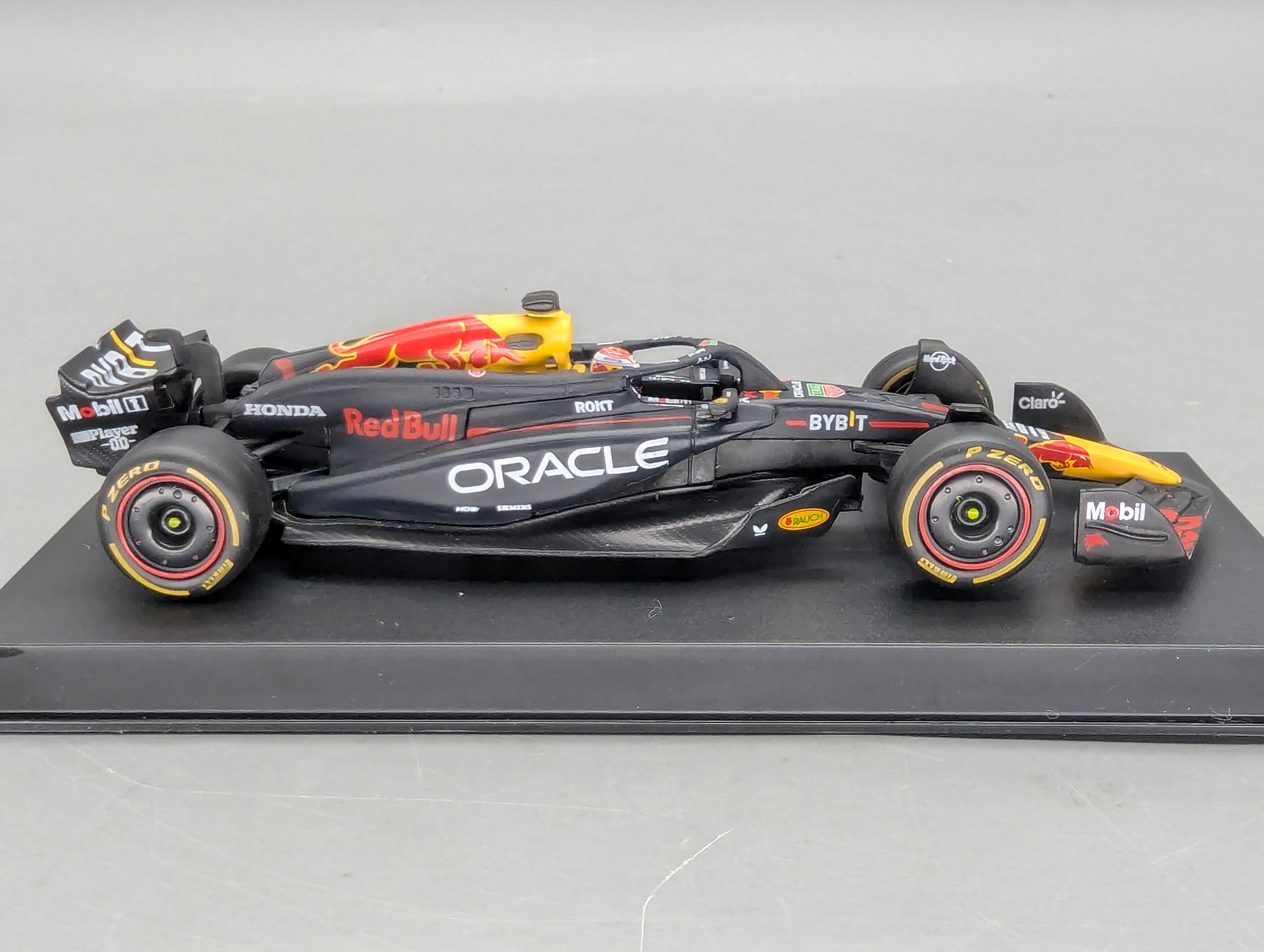 Modellautos 1:43 Bburago Oracle Red Bull Racing RB20 #1 Max Verstappen mit OVP