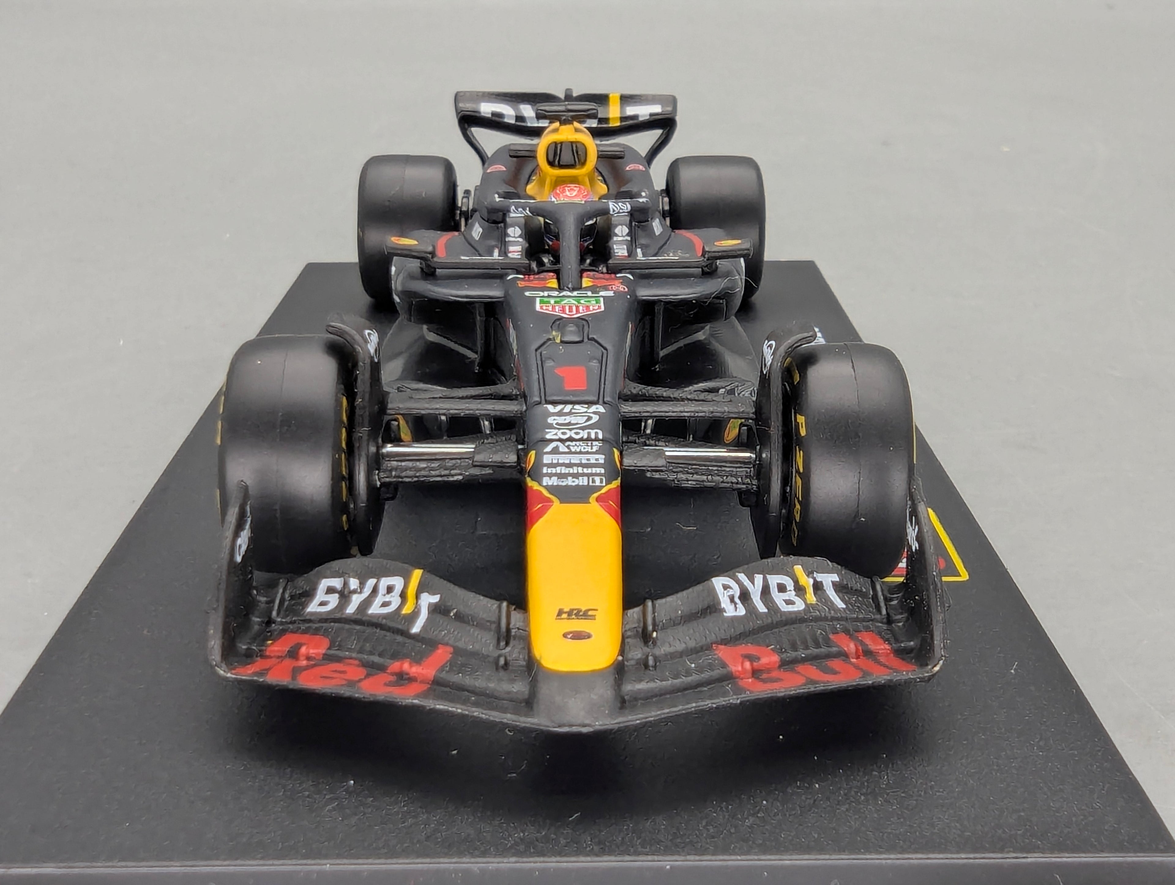 Modellautos 1:43 Bburago Oracle Red Bull Racing RB20 #1 Max Verstappen mit OVP