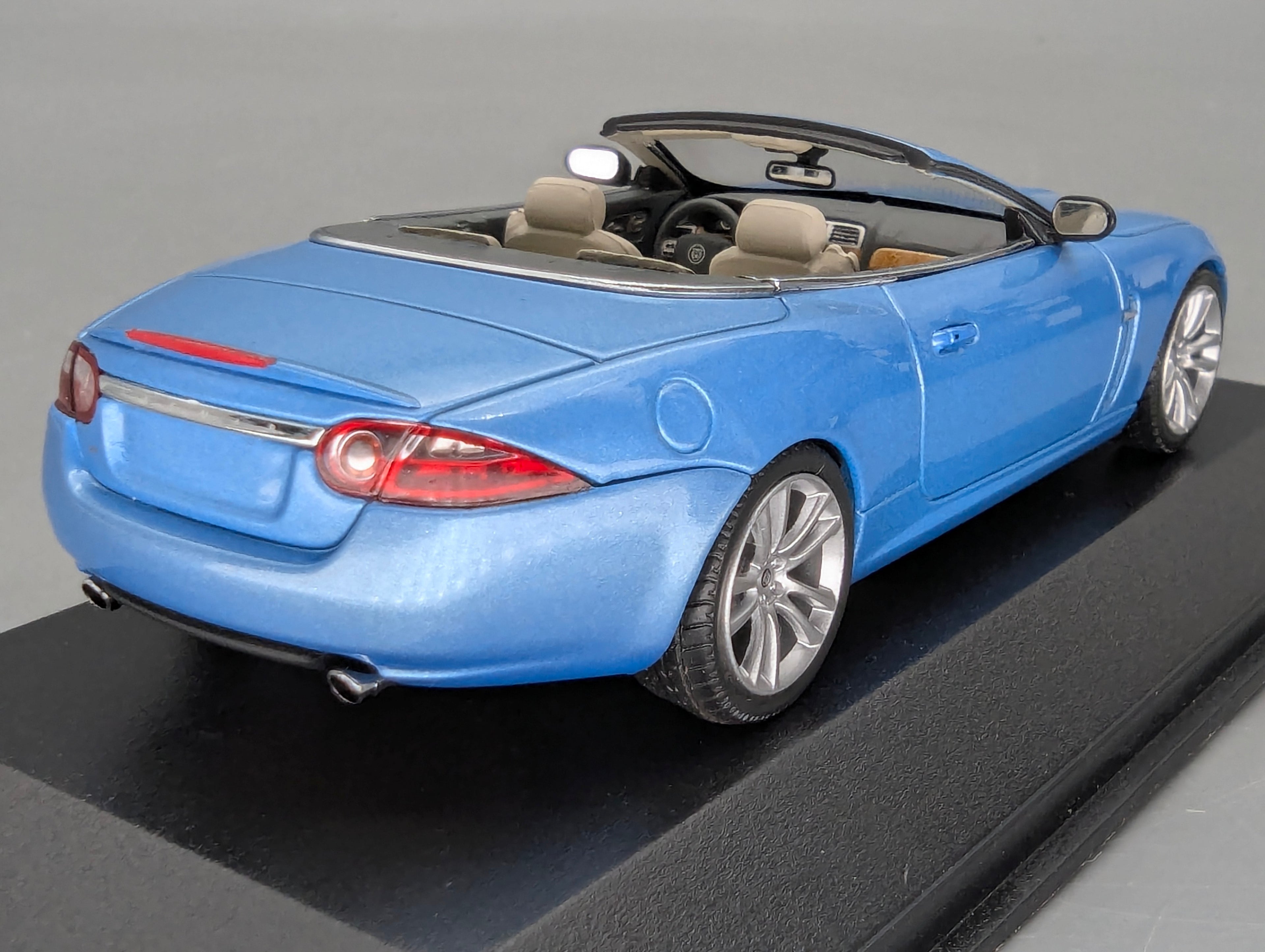 Model Cars 1:43 Minichamps Mercedes Benz SL65 AMG Black Series Silver with original packaging