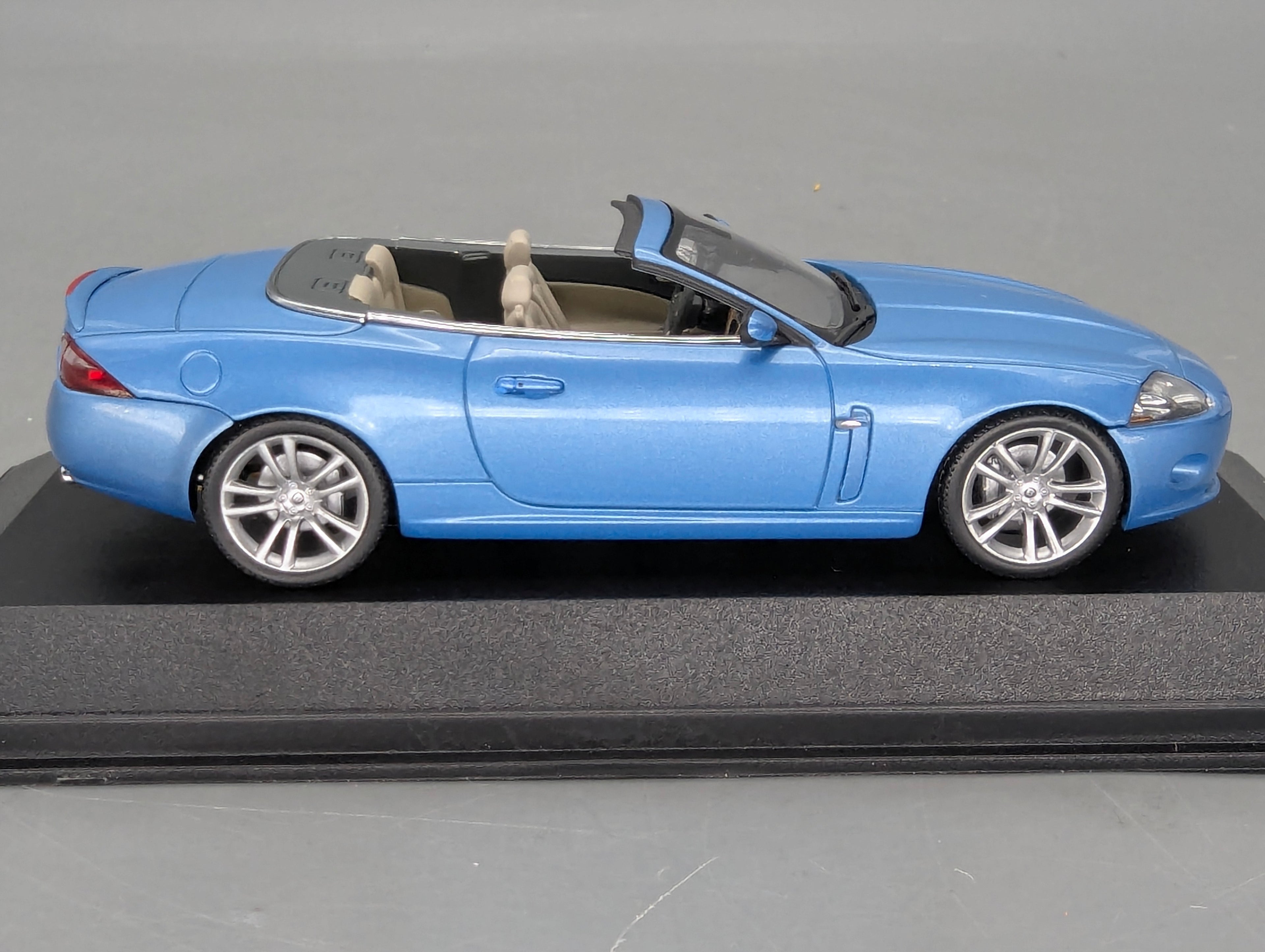 Model Cars 1:43 Minichamps Mercedes Benz SL65 AMG Black Series Silver with original packaging
