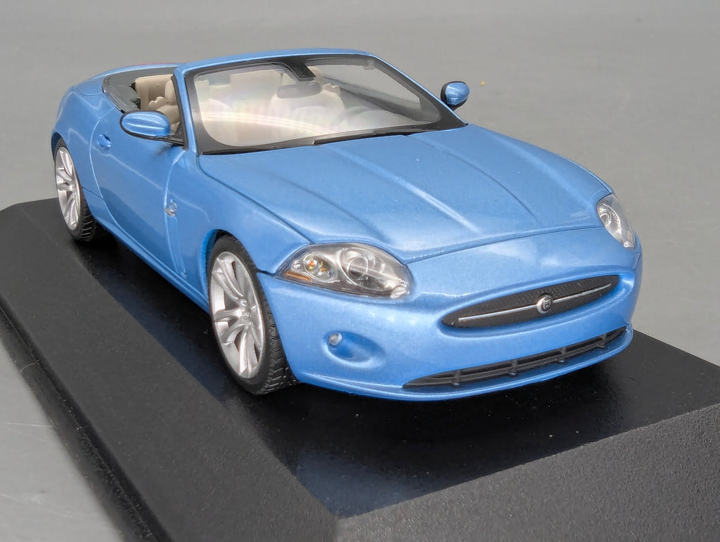 Model Cars 1:43 Minichamps Mercedes Benz SL65 AMG Black Series Silver with original packaging