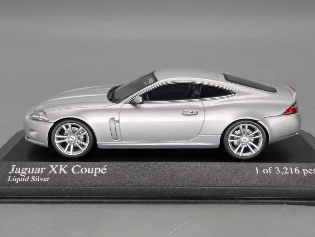 Modellautos 1:43 Minichamps Jaguar XK Coupe 2006 Liquid Silver mit OVP