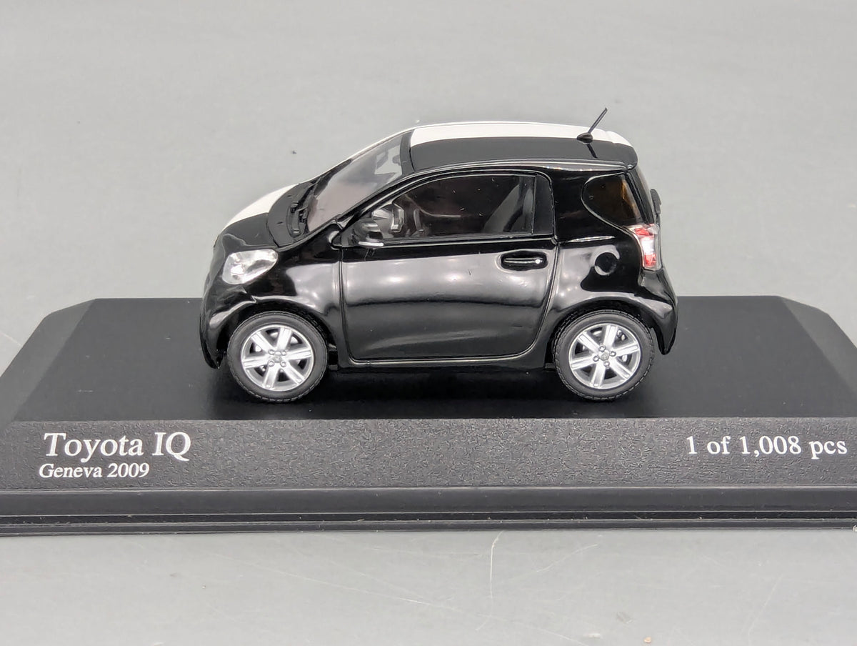 Modellautos 1:43 Minichamps Toyota IQ Geneva Car Show Genf 2009 Black / White mit OVP