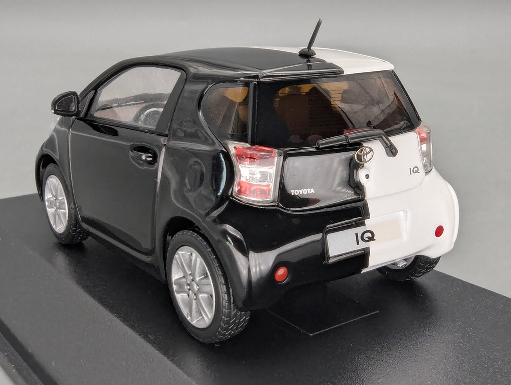 Model Cars 1:43 Minichamps Mercedes Benz SL65 AMG Black Series Silver with original packaging
