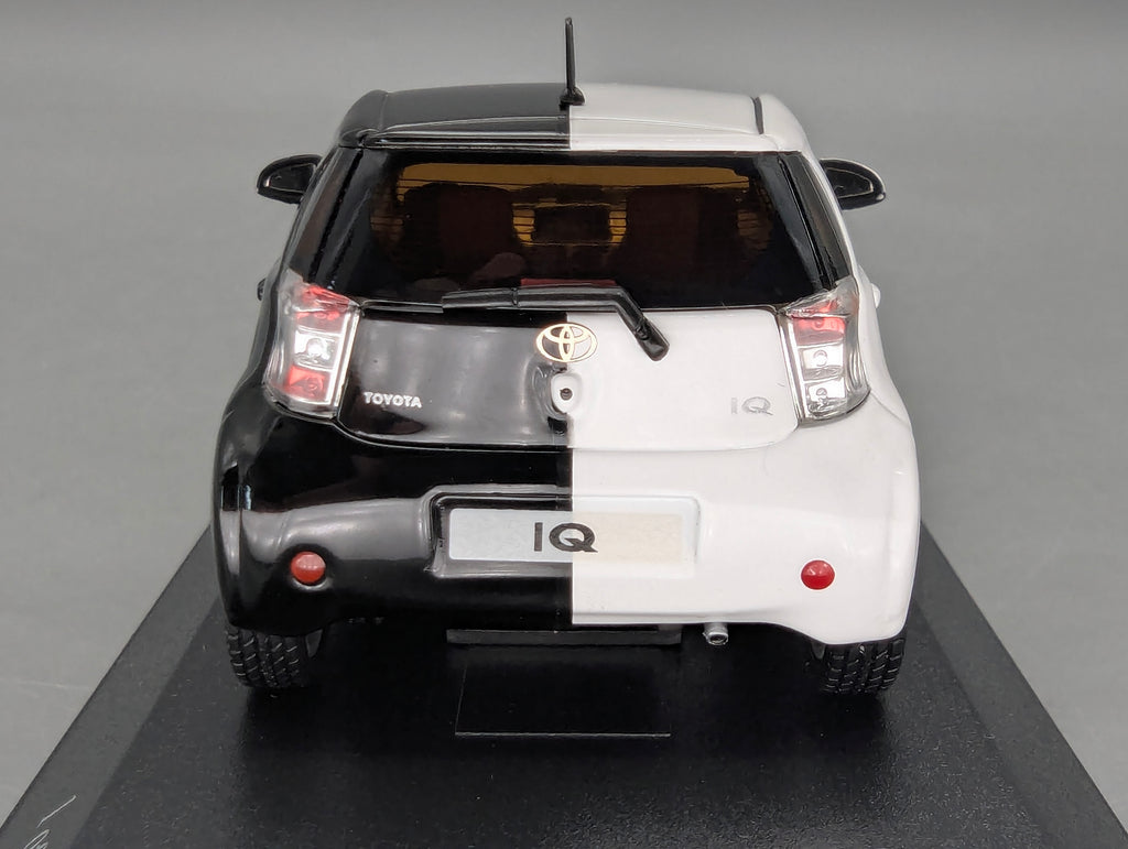 Model Cars 1:43 Minichamps Mercedes Benz SL65 AMG Black Series Silver with original packaging