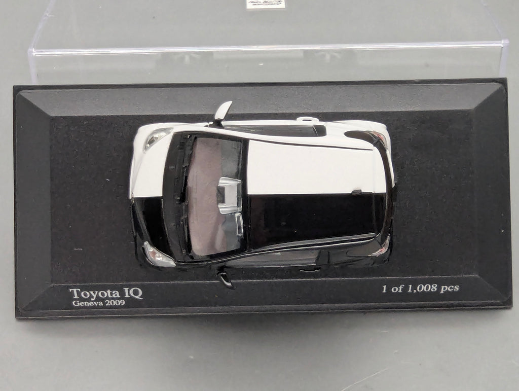 Model Cars 1:43 Minichamps Mercedes Benz SL65 AMG Black Series Silver with original packaging
