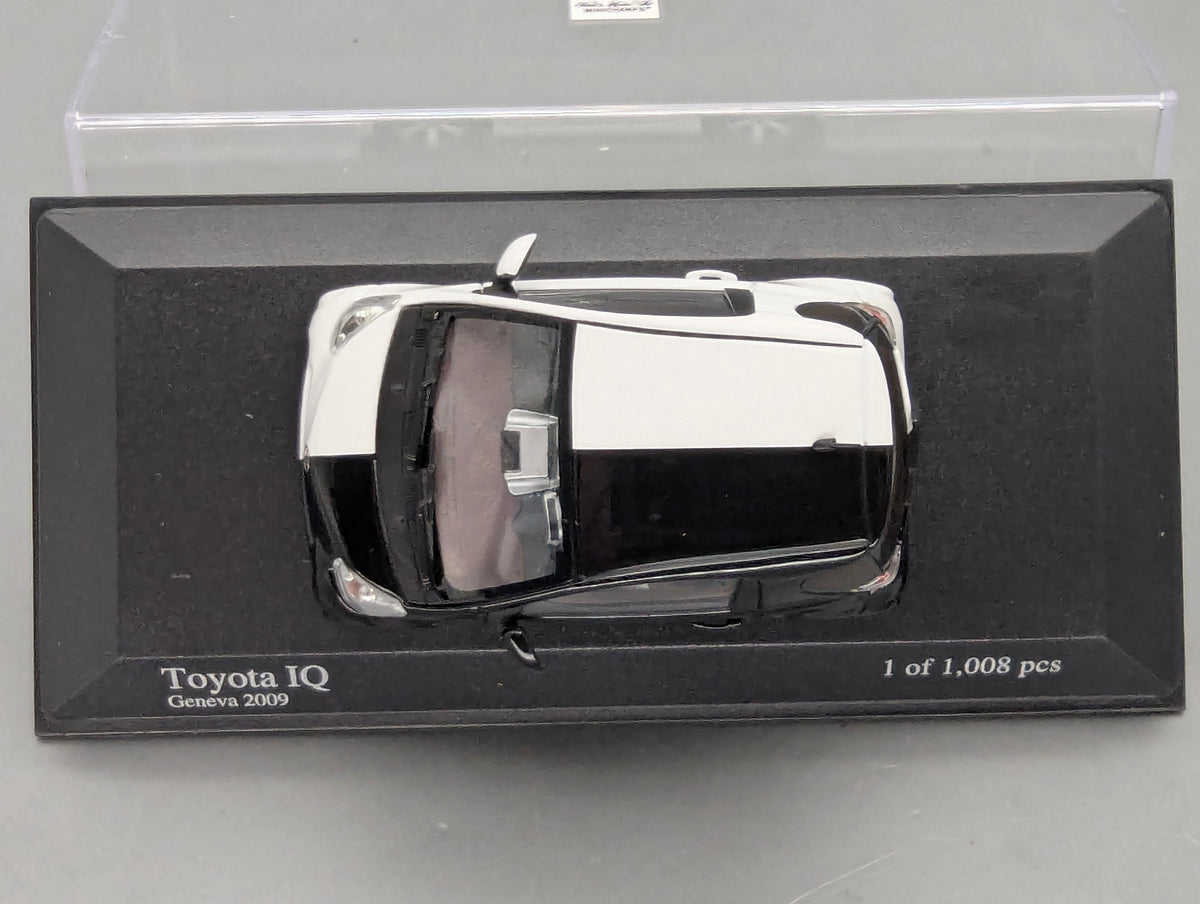 Modellautos 1:43 Minichamps Toyota IQ Geneva Car Show Genf 2009 Black / White mit OVP
