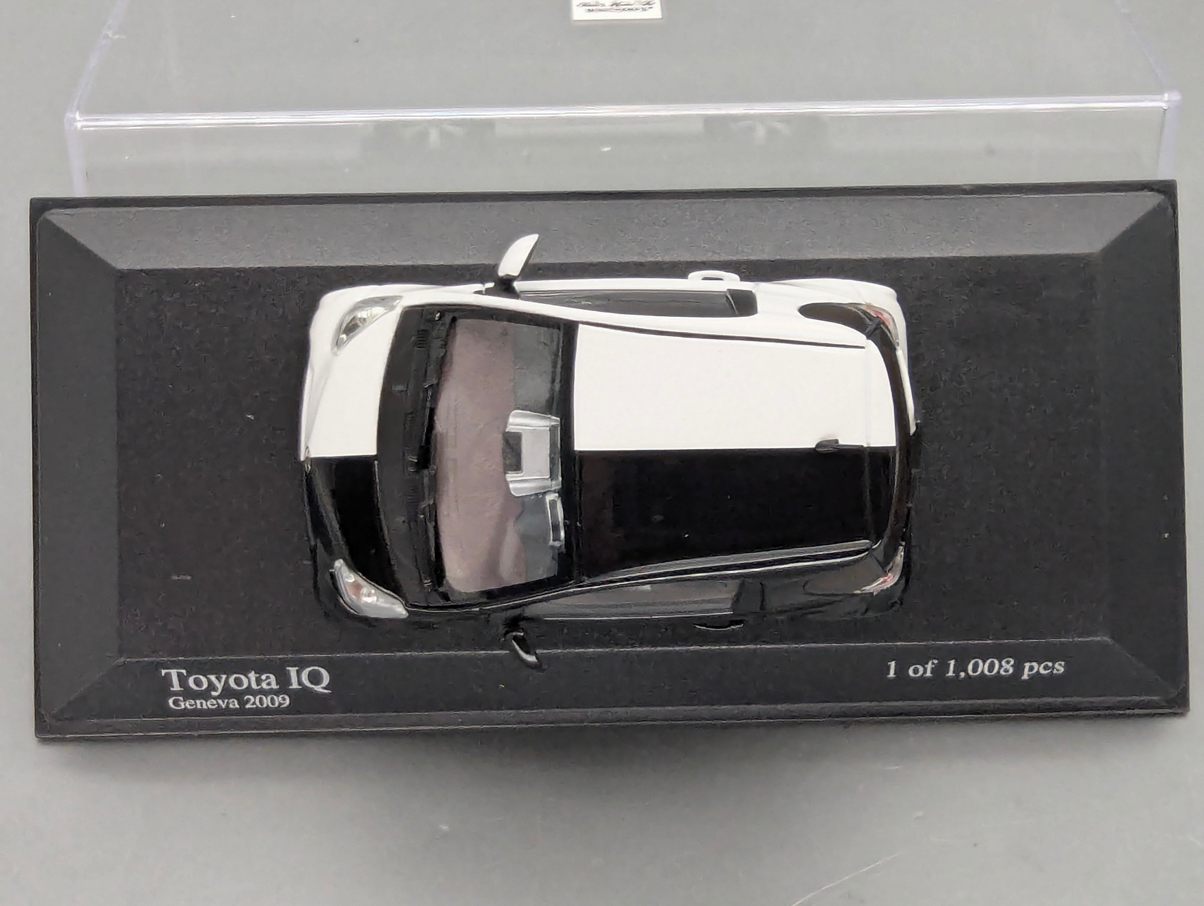 Model Cars 1:43 Minichamps Mercedes Benz SL65 AMG Black Series Silver with original packaging