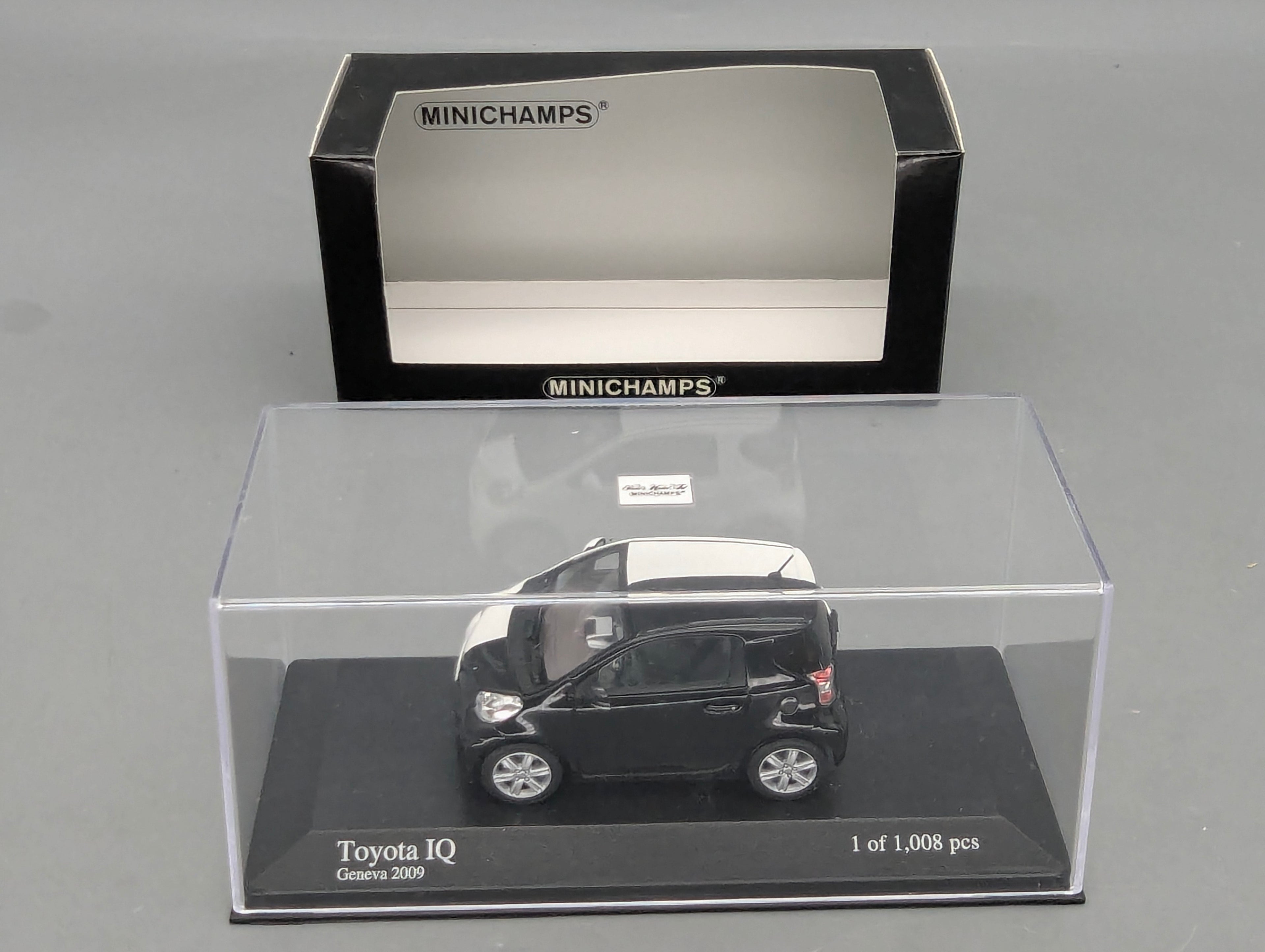 Model Cars 1:43 Minichamps Mercedes Benz SL65 AMG Black Series Silver with original packaging