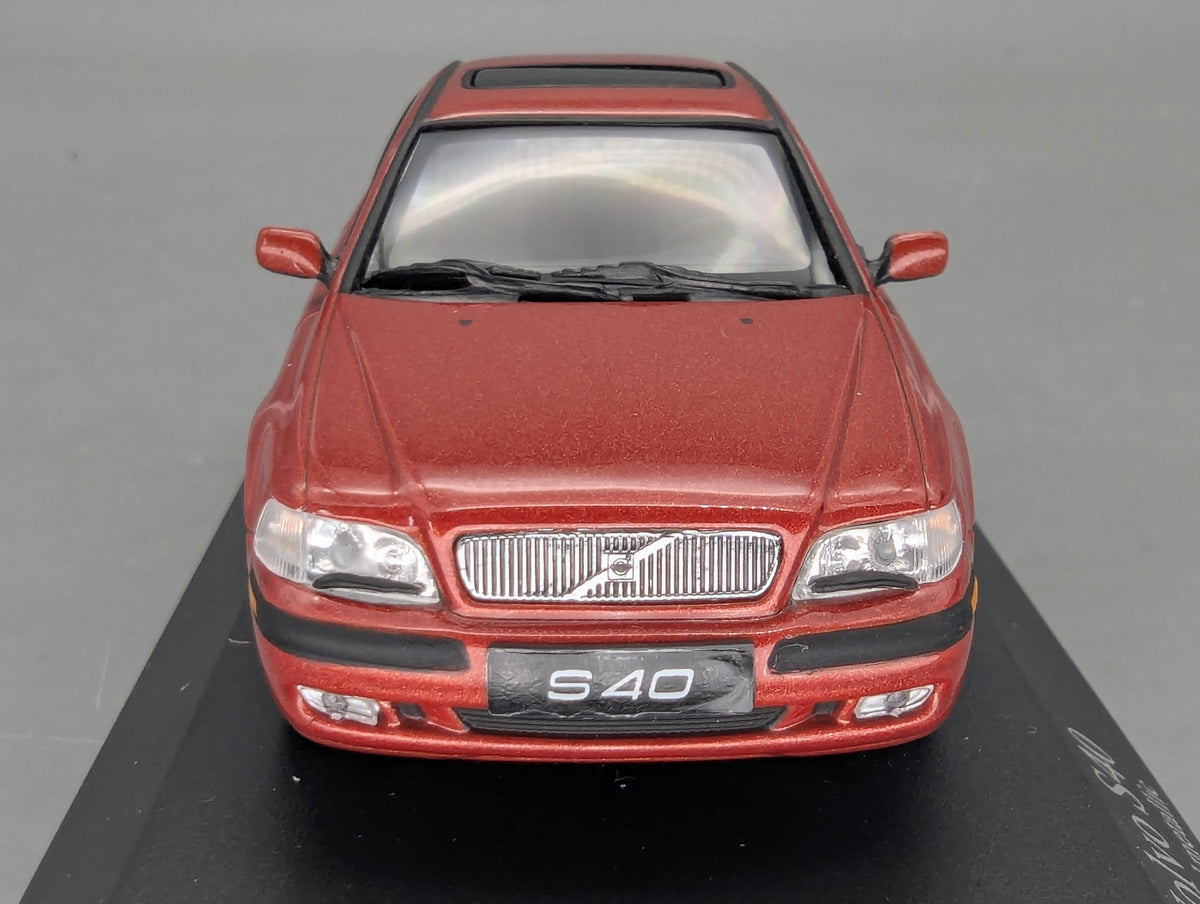 Modellautos 1:43 Minichamps Volvo S40 2000 Höstguld Red Metallic mit OVP