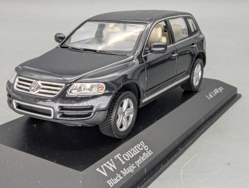 Modellautos 1:43 Minichamps Volkswagen VW Touareg 2002 Black Magic Perleffekt mit OVP
