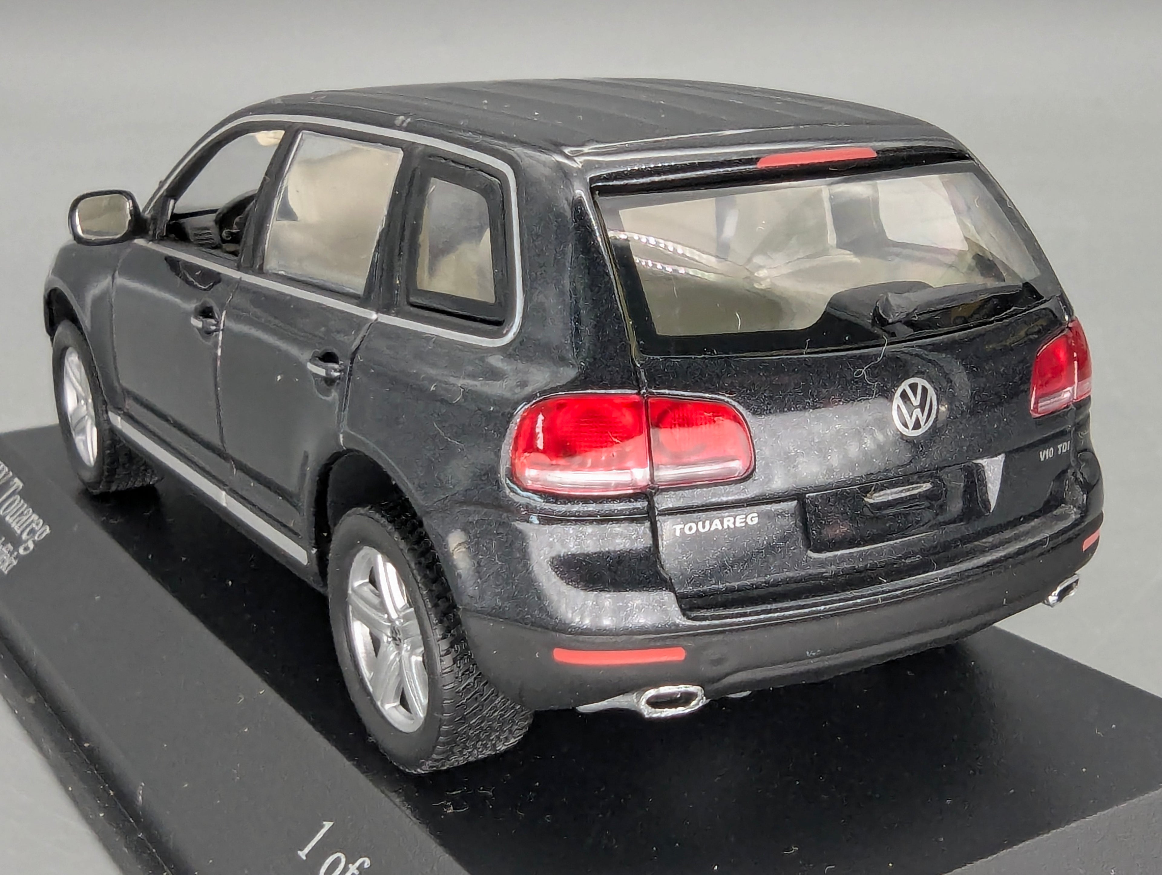 Modellautos 1:43 Minichamps Volkswagen VW Touareg 2002 Black Magic Perleffekt mit OVP