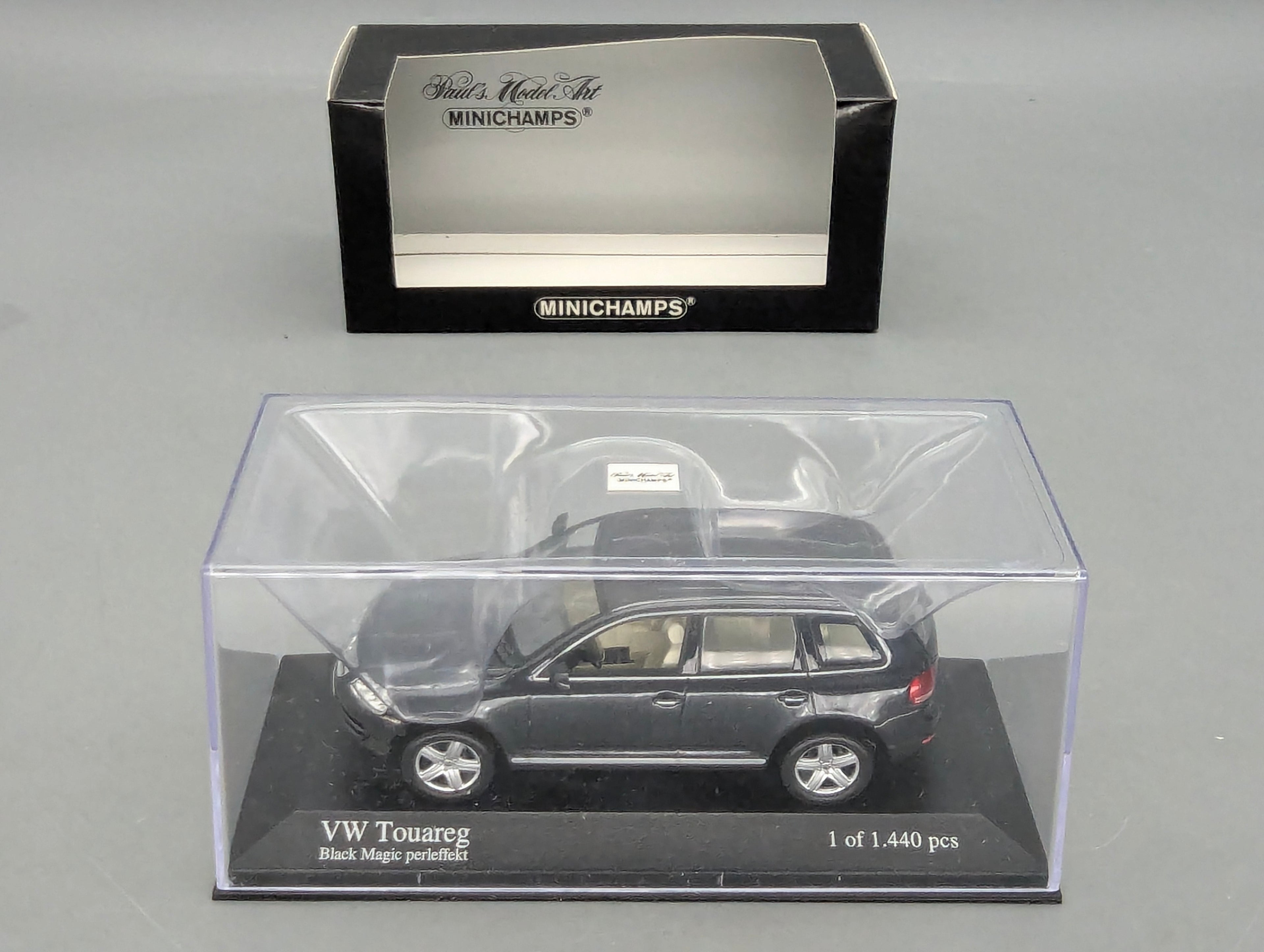 Modellautos 1:43 Minichamps Volkswagen VW Touareg 2002 Black Magic Perleffekt mit OVP