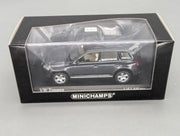 Modellautos 1:43 Minichamps Volkswagen VW Touareg 2002 Black Magic Perleffekt mit OVP