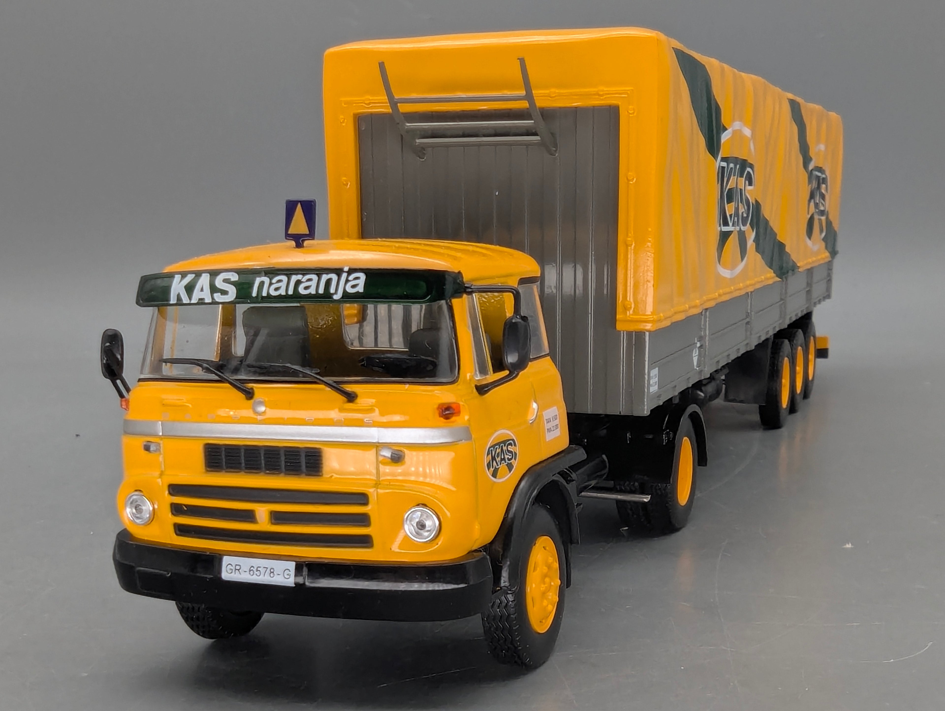 LKW Modell 1:43 Ixo Barreiros Super Azor Sattelzug KAS Naranja