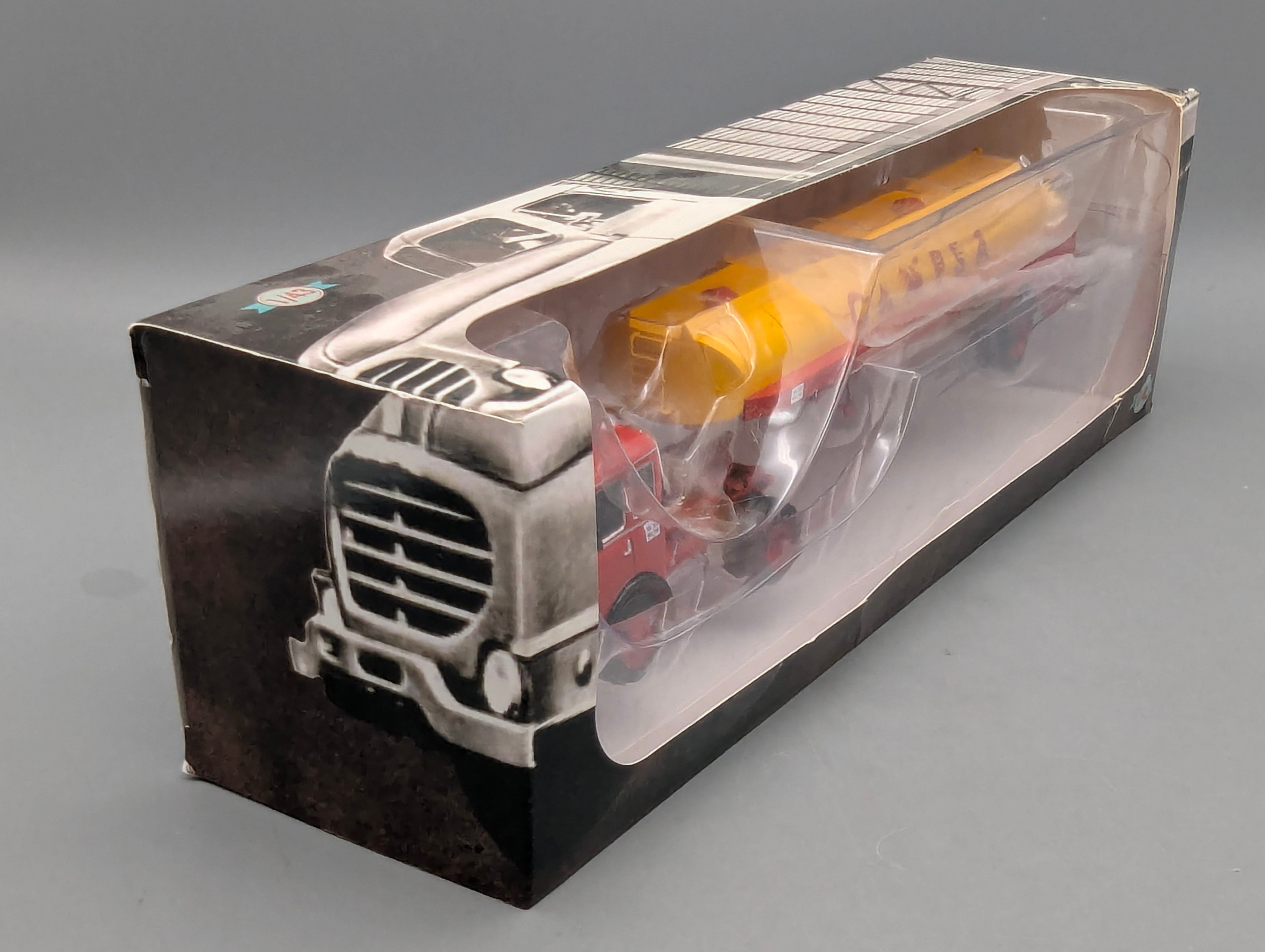 Model Cars 1:43 Minichamps Mercedes Benz SL65 AMG Black Series Silver with original packaging
