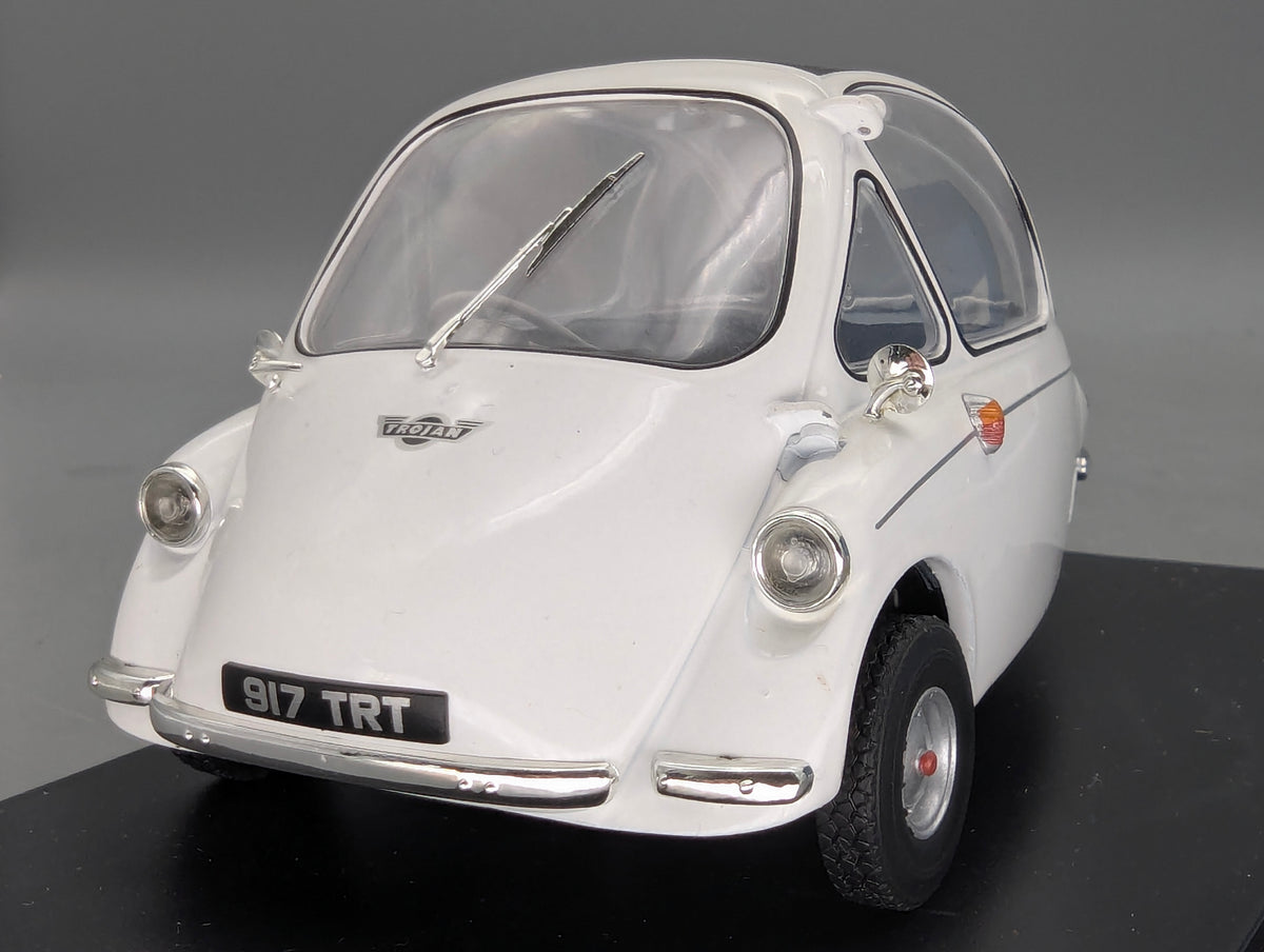 Modellautos 1:18 Oxford Heinkel Trojan 3-Rad Grecian White Weiß mit OVP