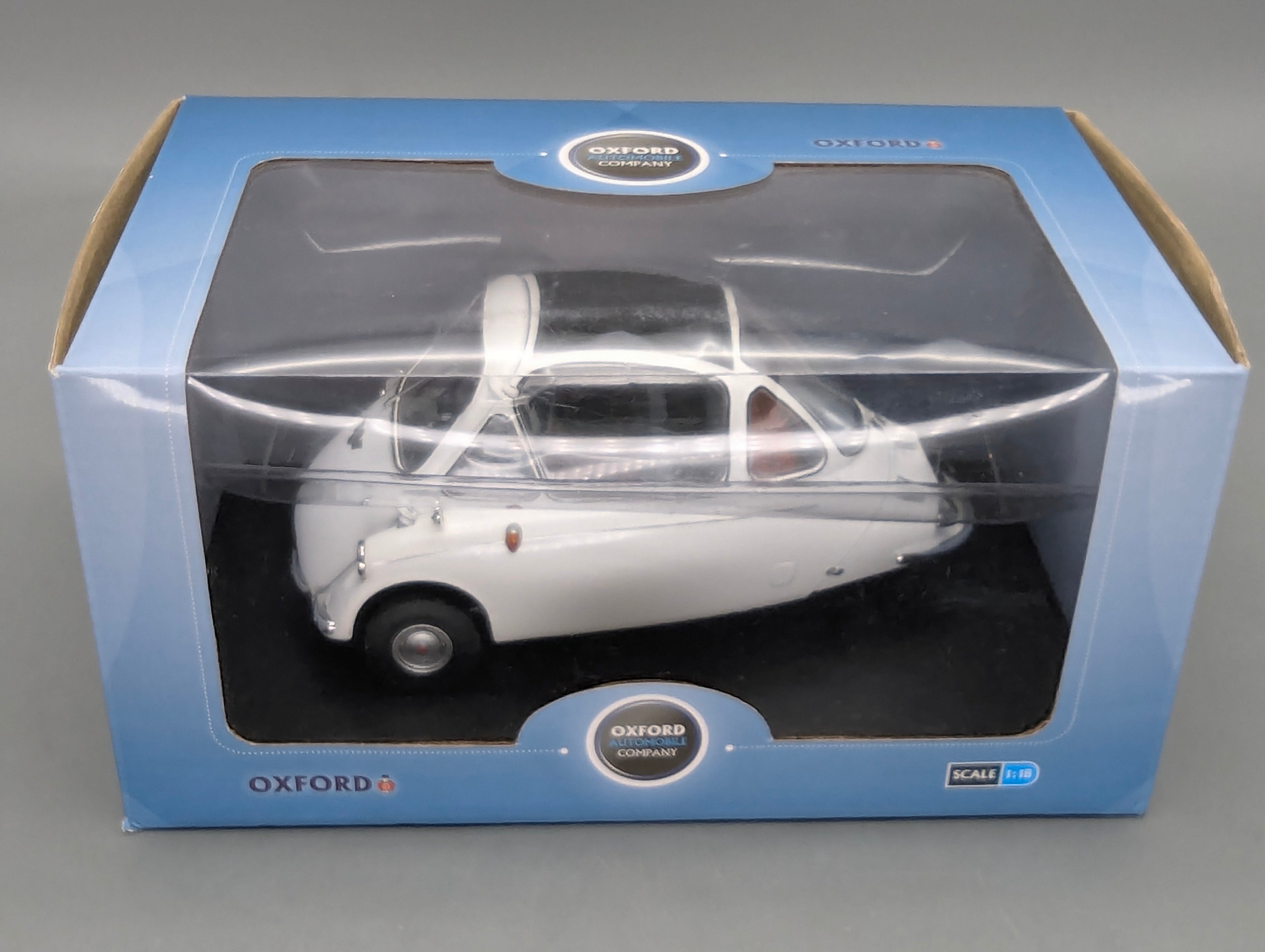 Modellautos 1:18 Oxford Heinkel Trojan 3-Rad Grecian White Weiß mit OVP