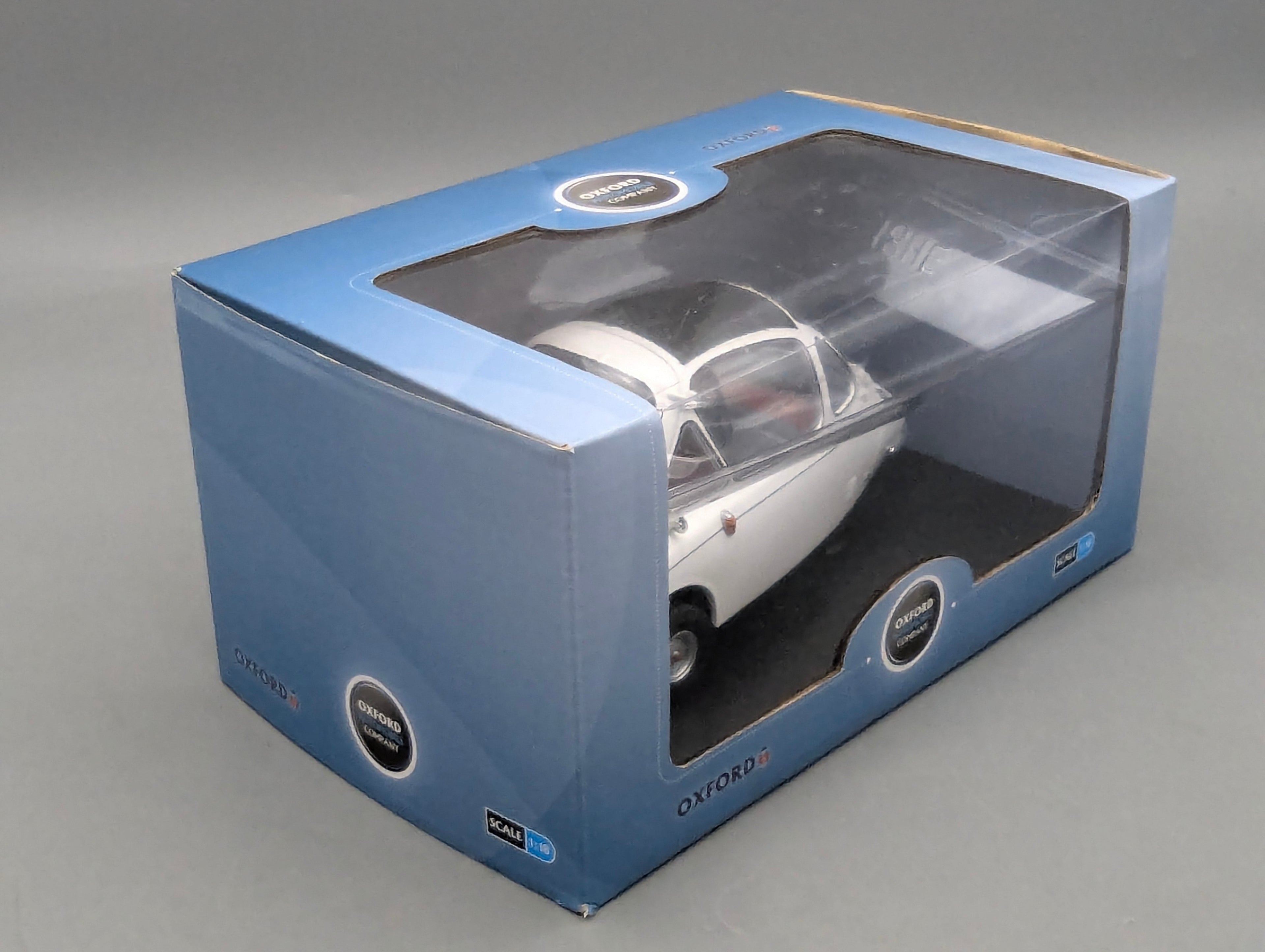 Modellautos 1:18 Oxford Heinkel Trojan 3-Rad Grecian White Weiß mit OVP