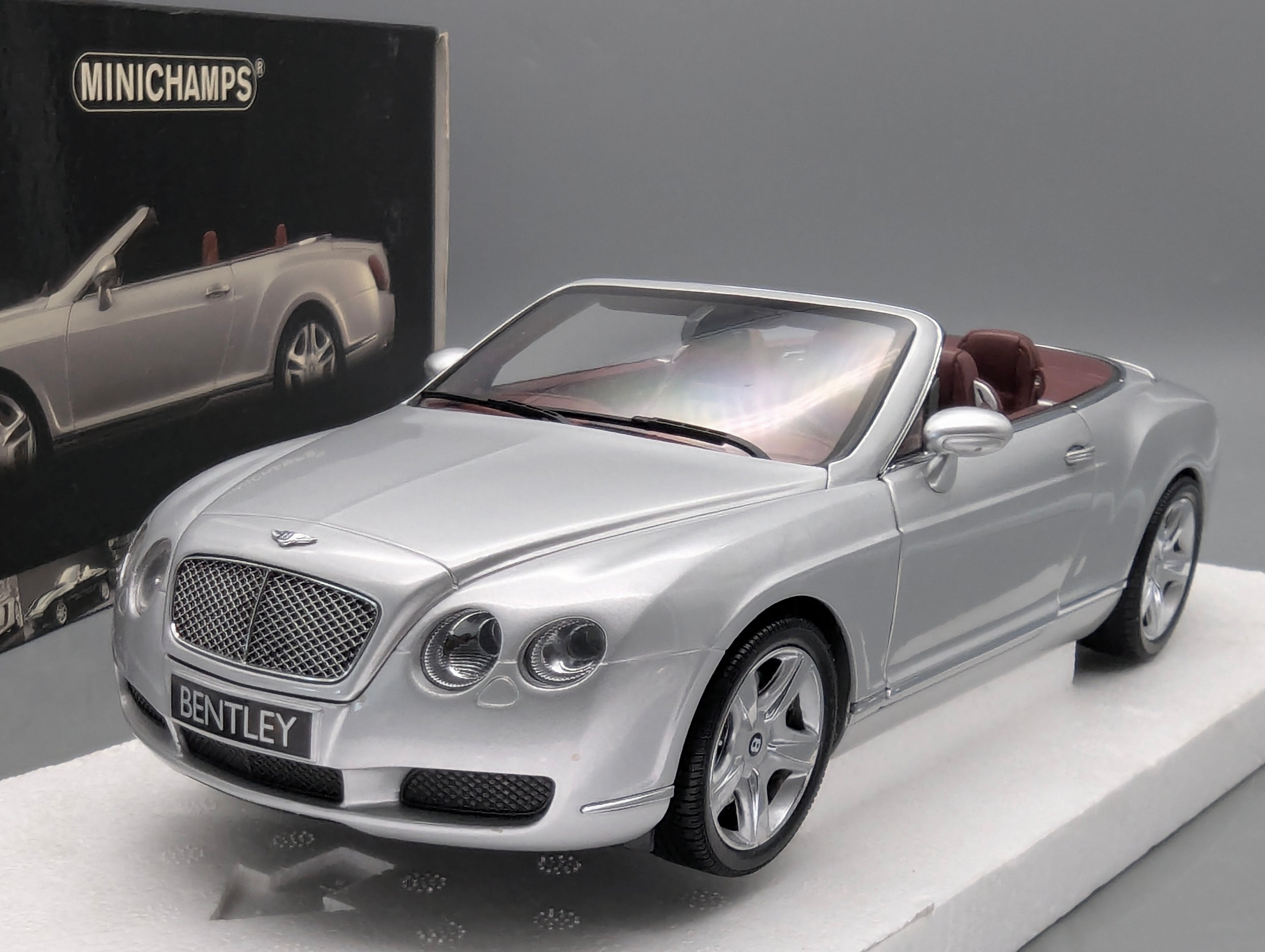 Model Cars 1:43 Minichamps Mercedes Benz SL65 AMG Black Series Silver with original packaging