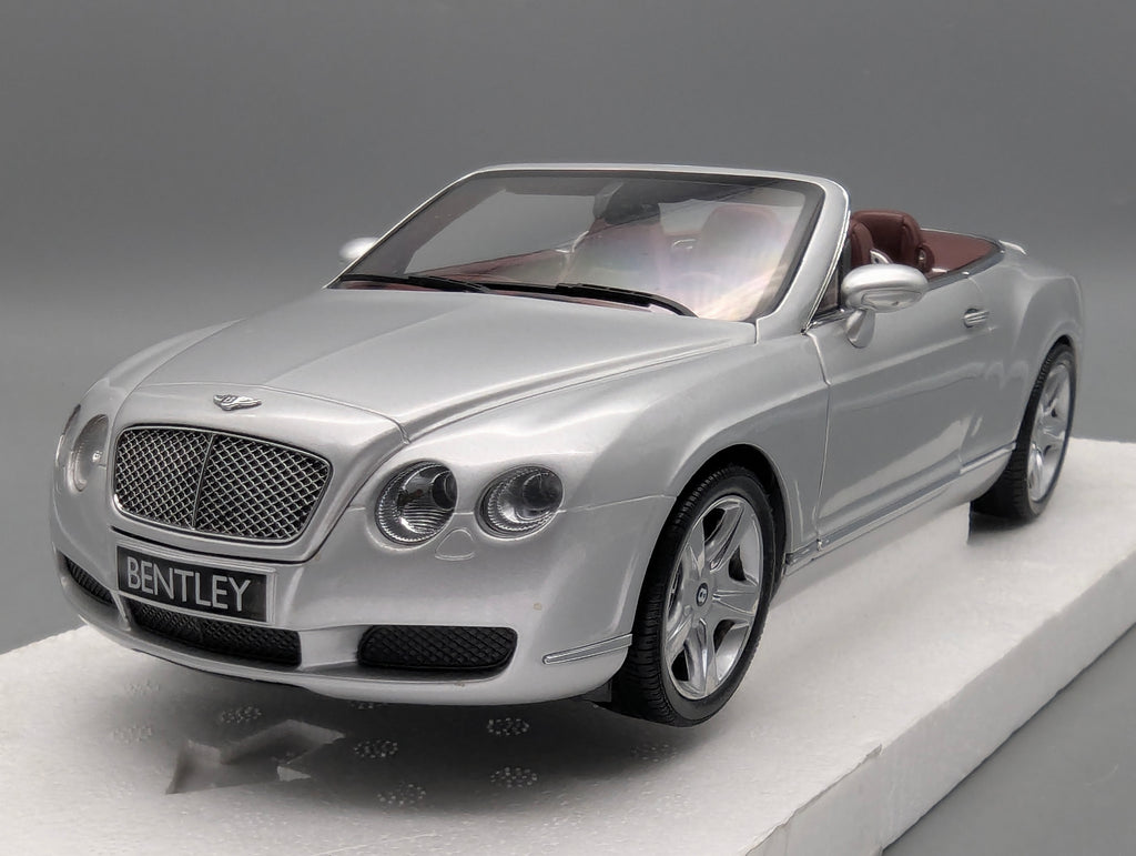 Model Cars 1:43 Minichamps Mercedes Benz SL65 AMG Black Series Silver with original packaging