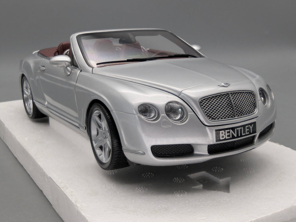 Model Cars 1:43 Minichamps Mercedes Benz SL65 AMG Black Series Silver with original packaging