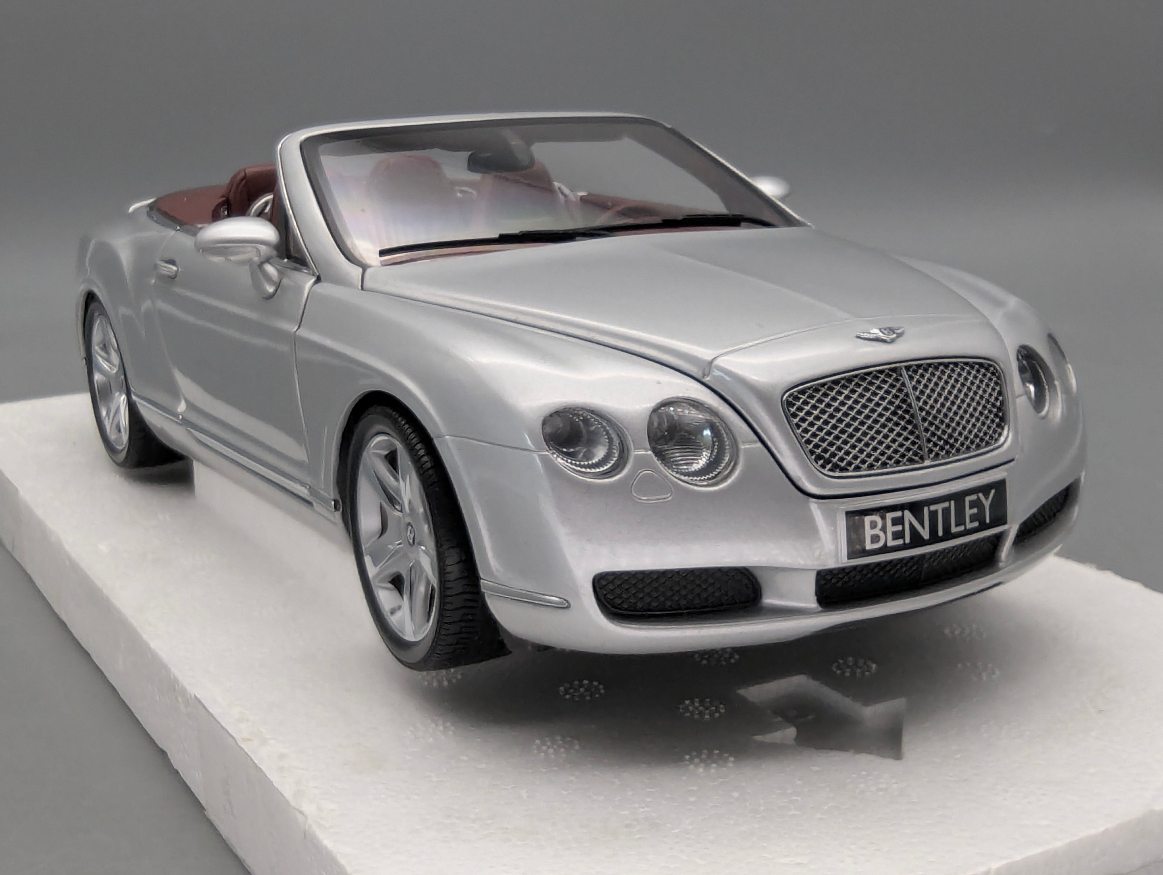 Model Cars 1:43 Minichamps Mercedes Benz SL65 AMG Black Series Silver with original packaging