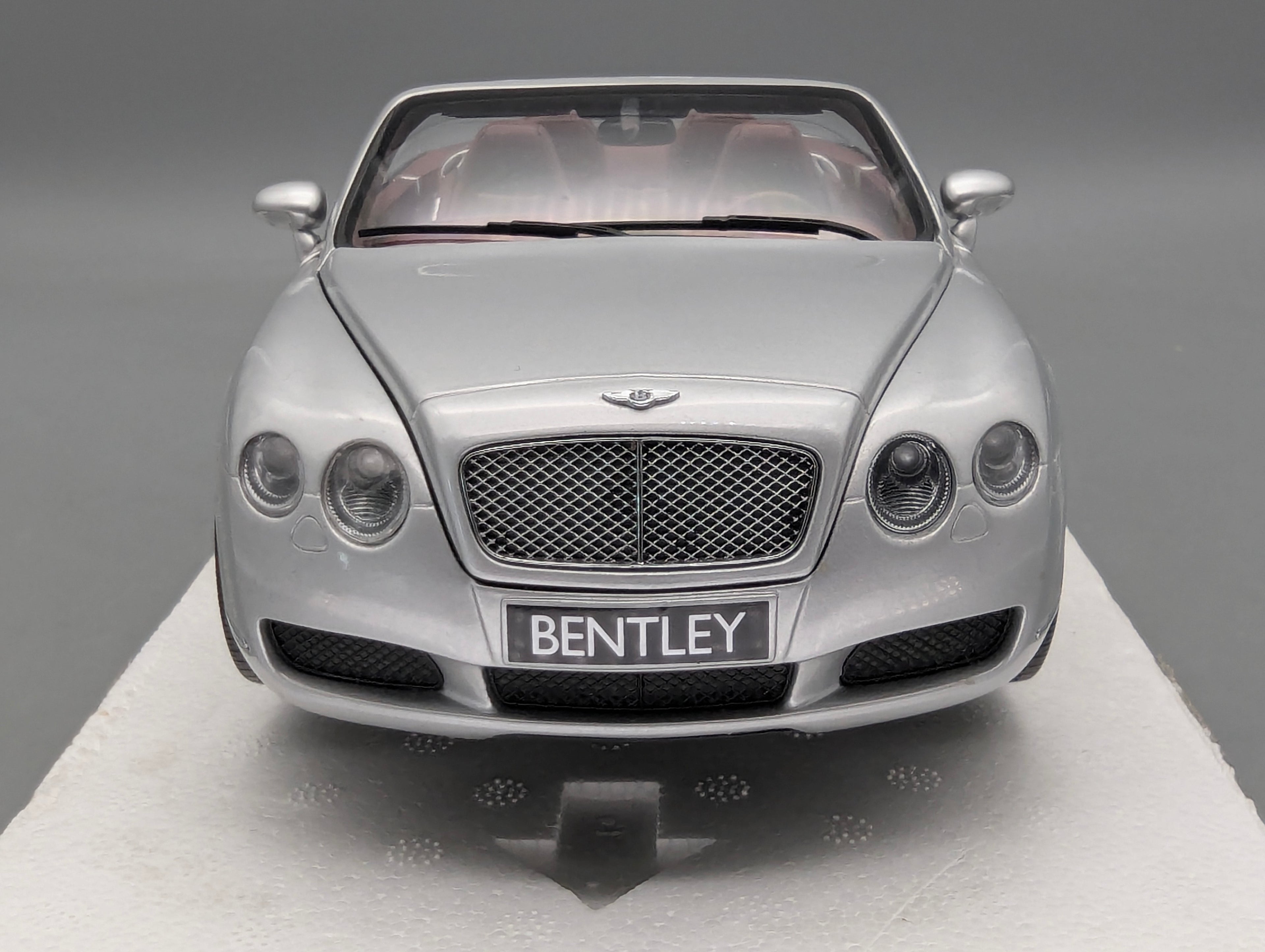 Model Cars 1:43 Minichamps Mercedes Benz SL65 AMG Black Series Silver with original packaging