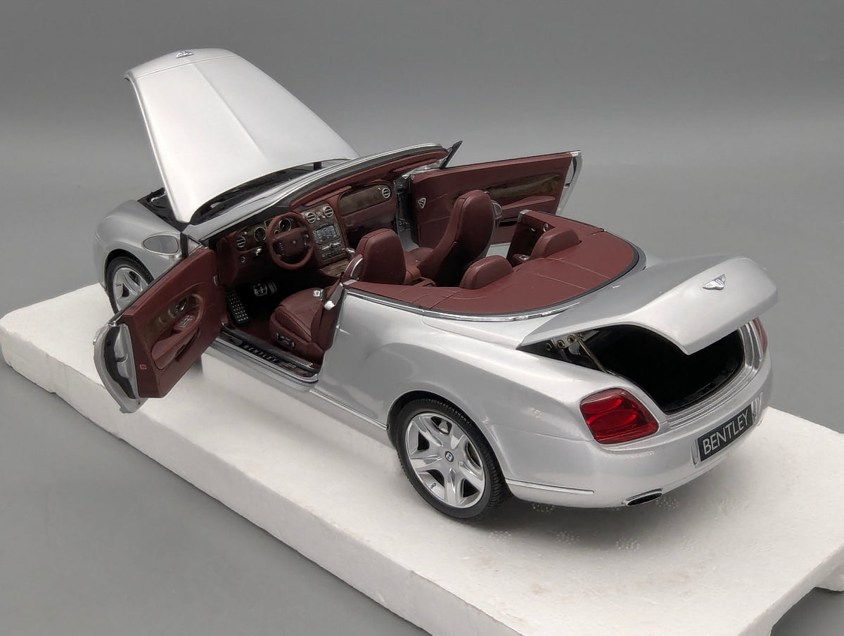 Modellautos 1:18 Minichamps Bentley Continental GTC 2006 Silver mit OVP