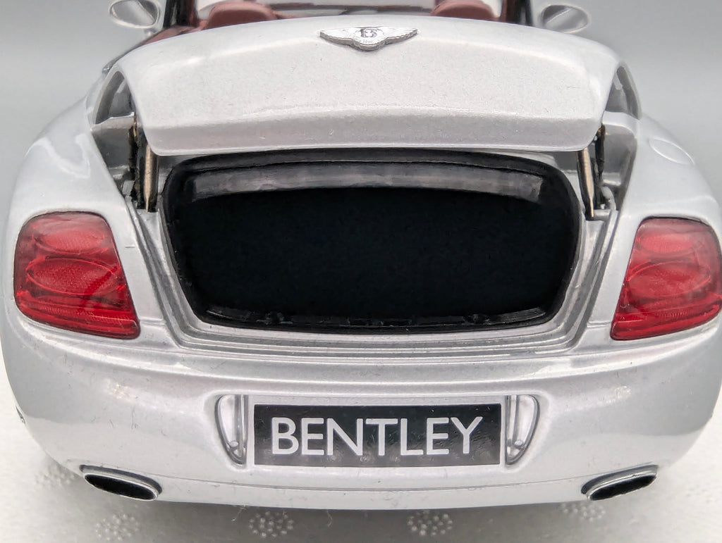 Model Cars 1:43 Minichamps Mercedes Benz SL65 AMG Black Series Silver with original packaging