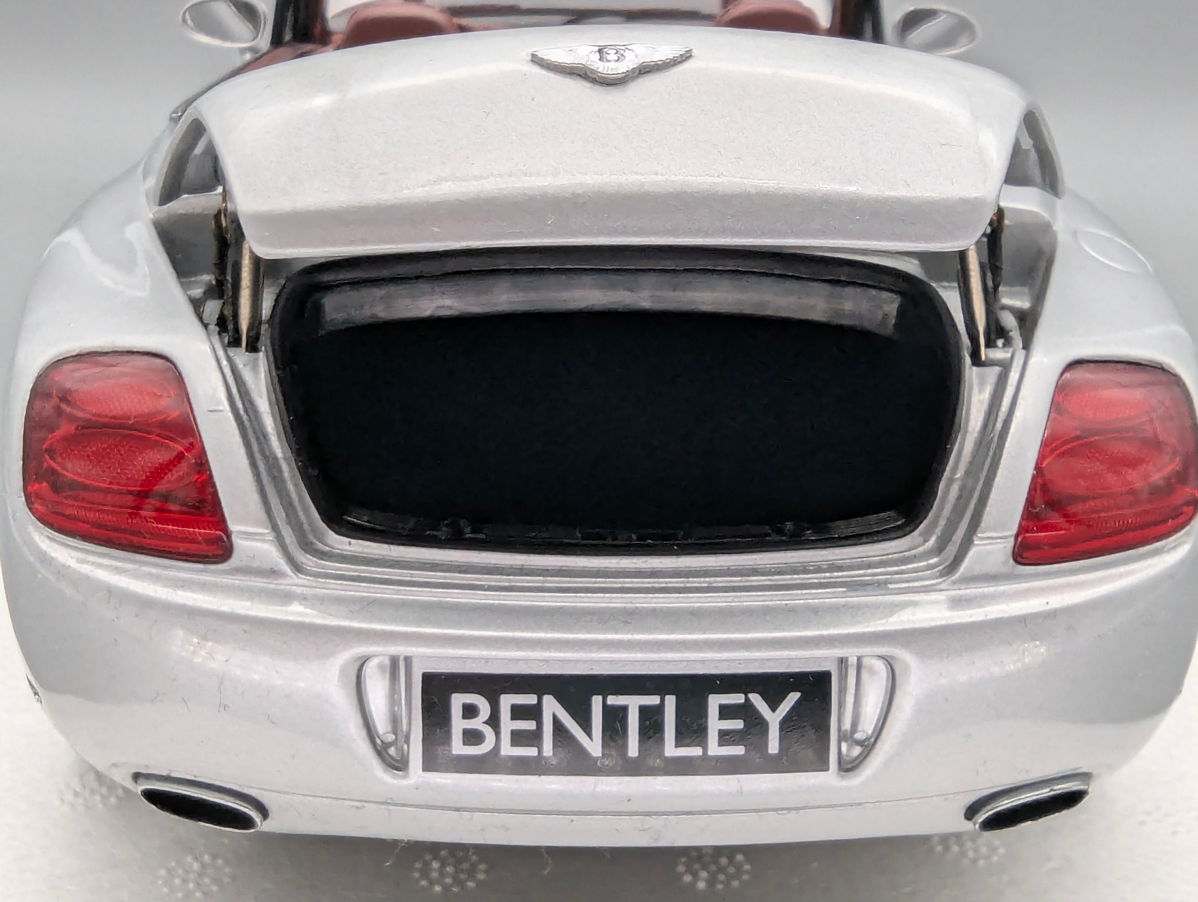 Model Cars 1:43 Minichamps Mercedes Benz SL65 AMG Black Series Silver with original packaging