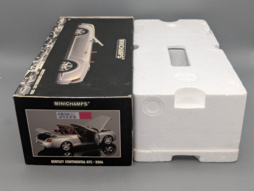 Model Cars 1:43 Minichamps Mercedes Benz SL65 AMG Black Series Silver with original packaging
