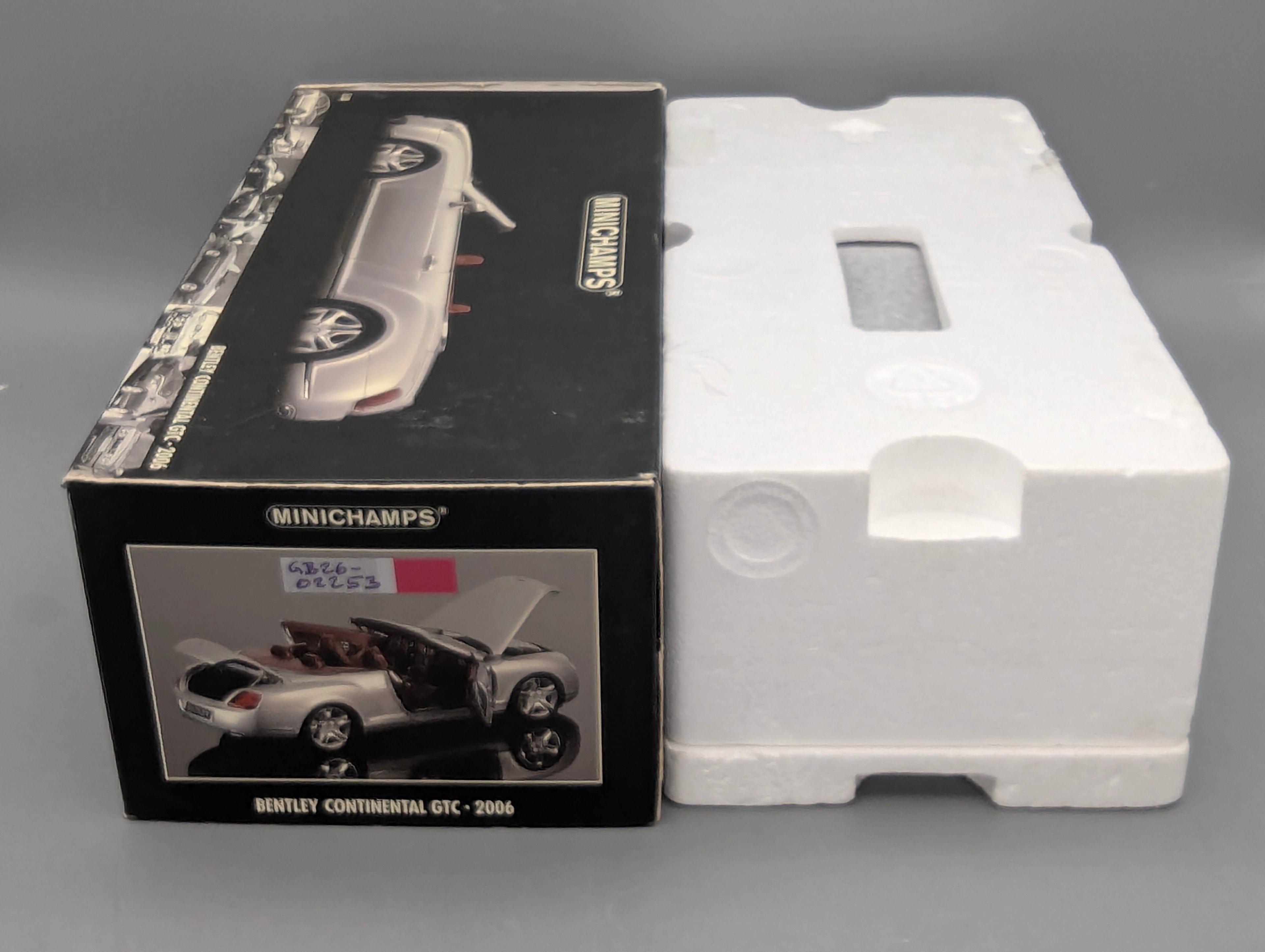 Model Cars 1:43 Minichamps Mercedes Benz SL65 AMG Black Series Silver with original packaging