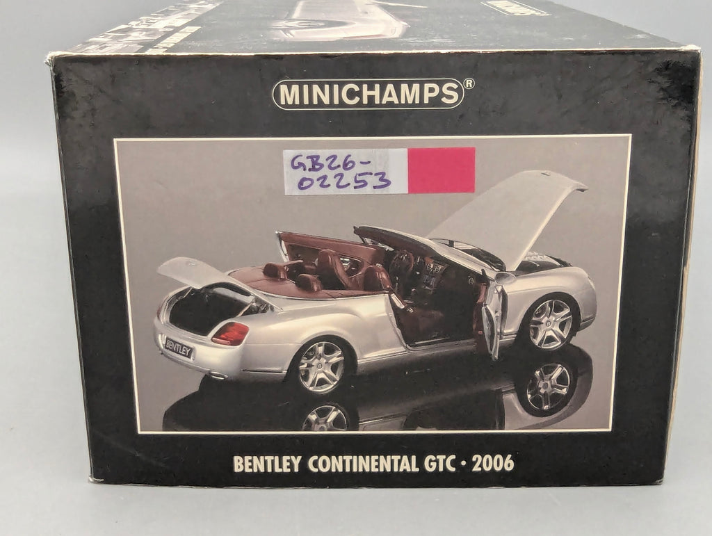 Model Cars 1:43 Minichamps Mercedes Benz SL65 AMG Black Series Silver with original packaging
