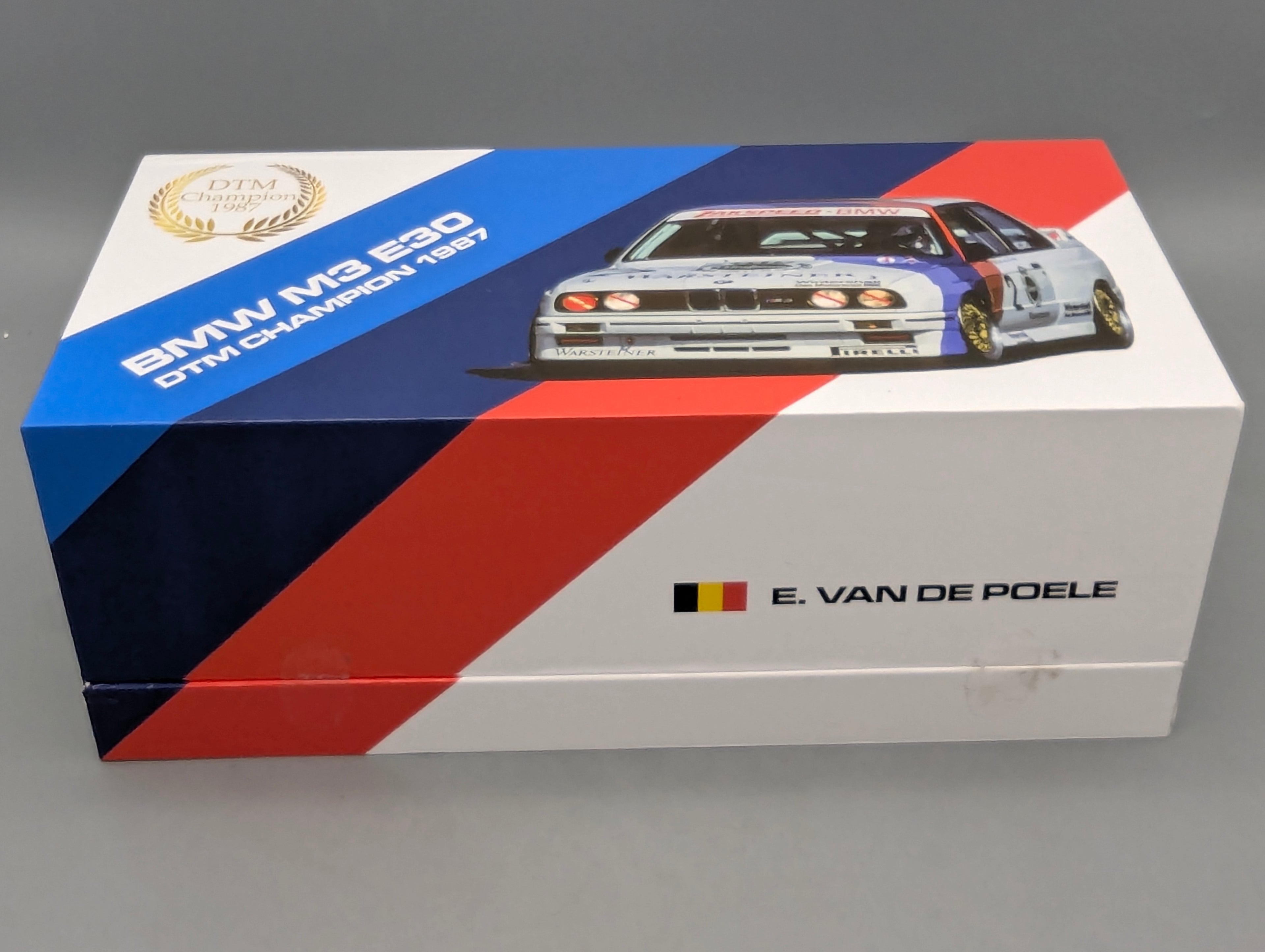 Model Cars 1:43 Minichamps Mercedes Benz SL65 AMG Black Series Silver with original packaging